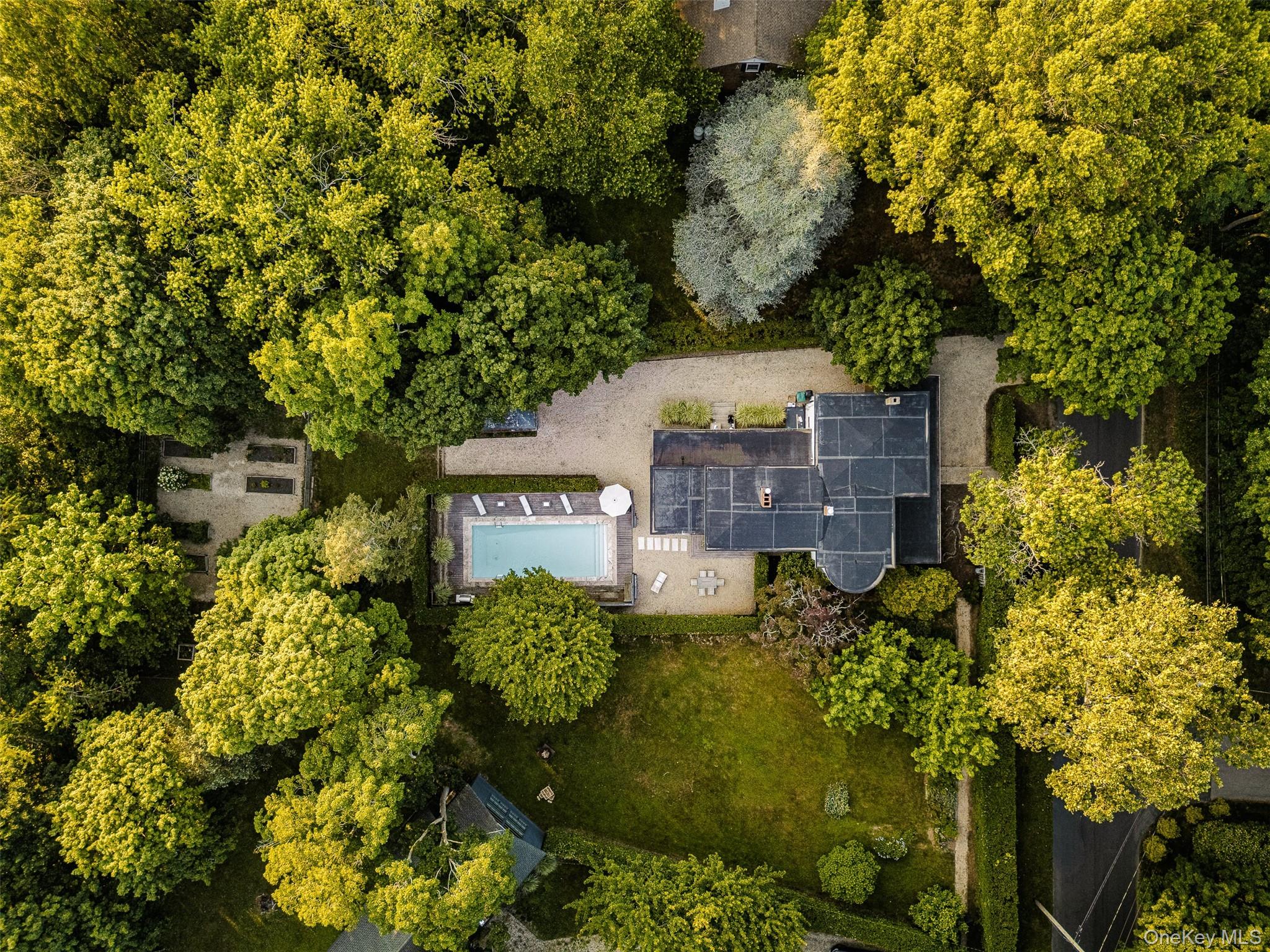 1200 Indian Neck Lane