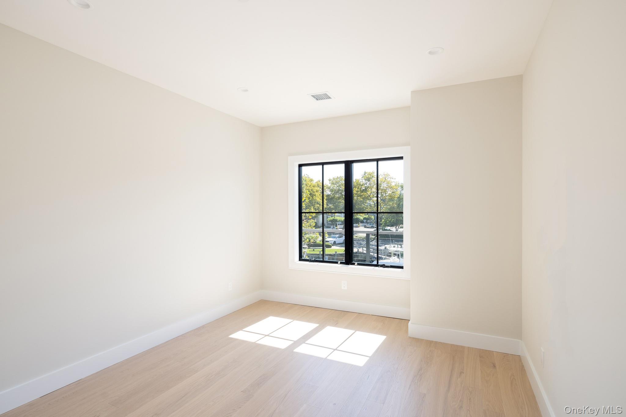 123 Sterling Avenue Unit: 8