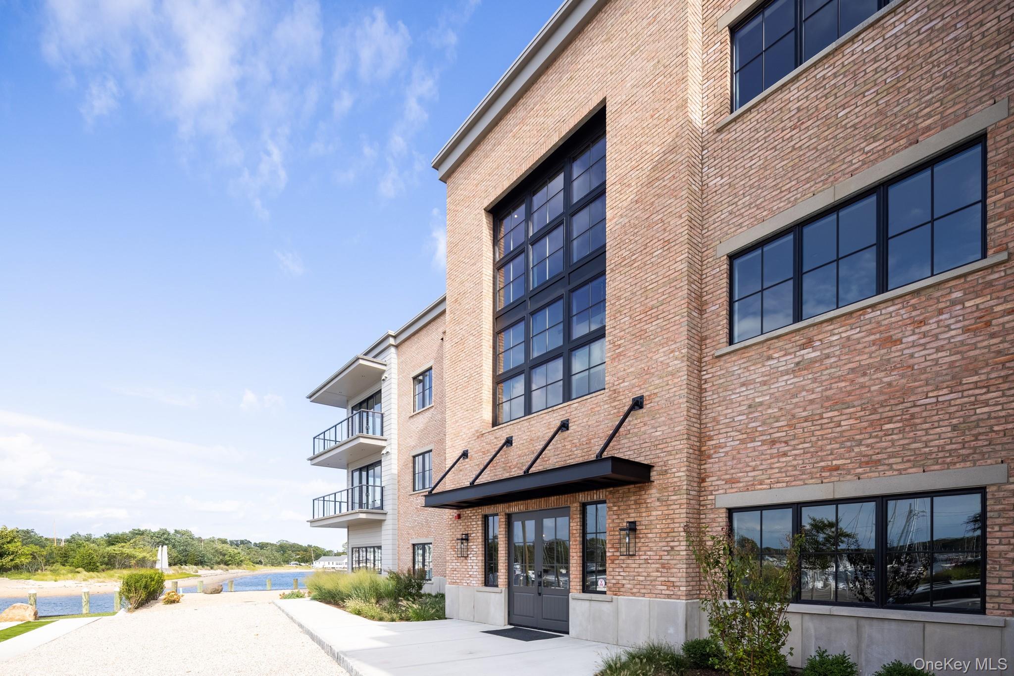 123 Sterling Avenue Unit: 8