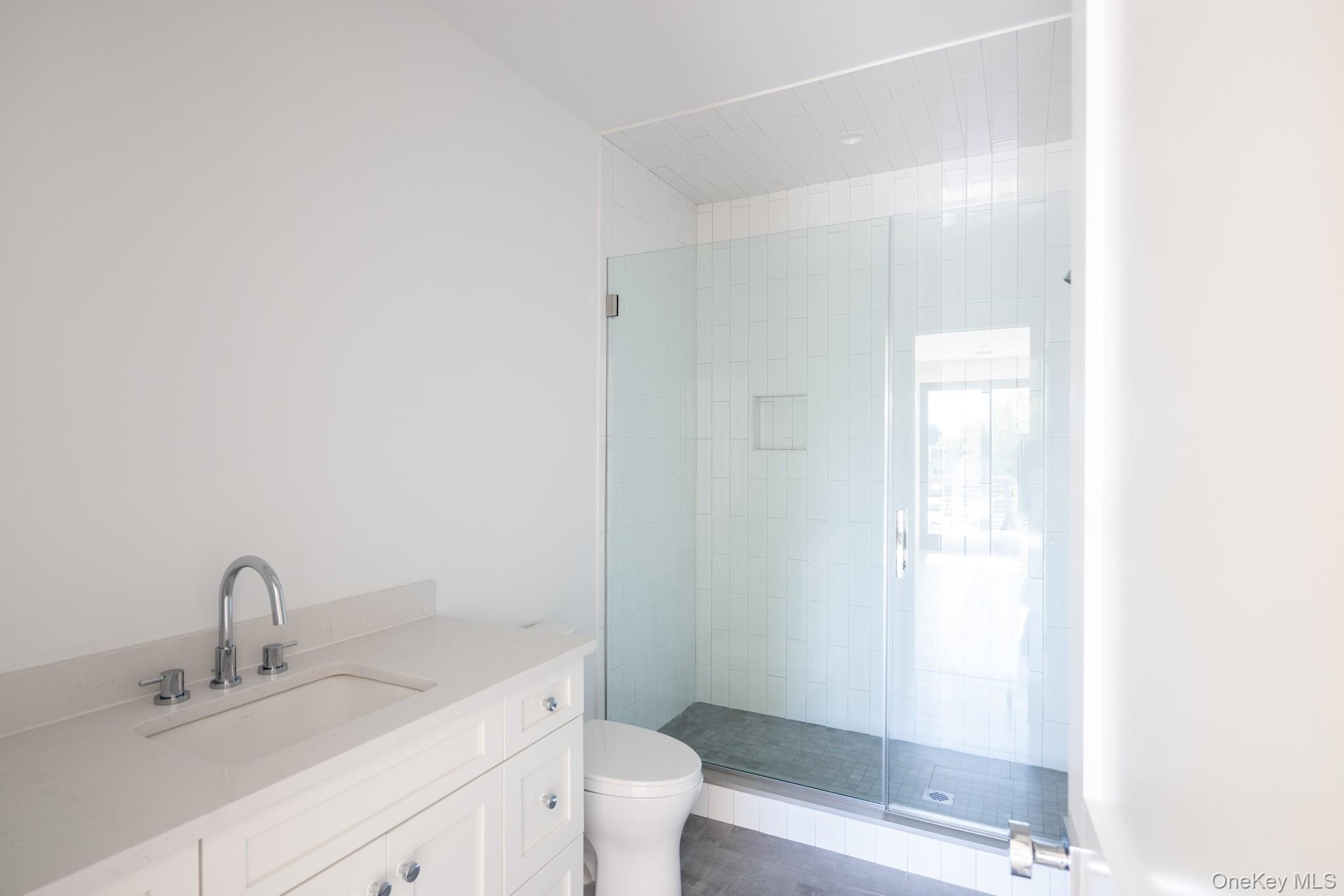 123 Sterling Avenue Unit: 8