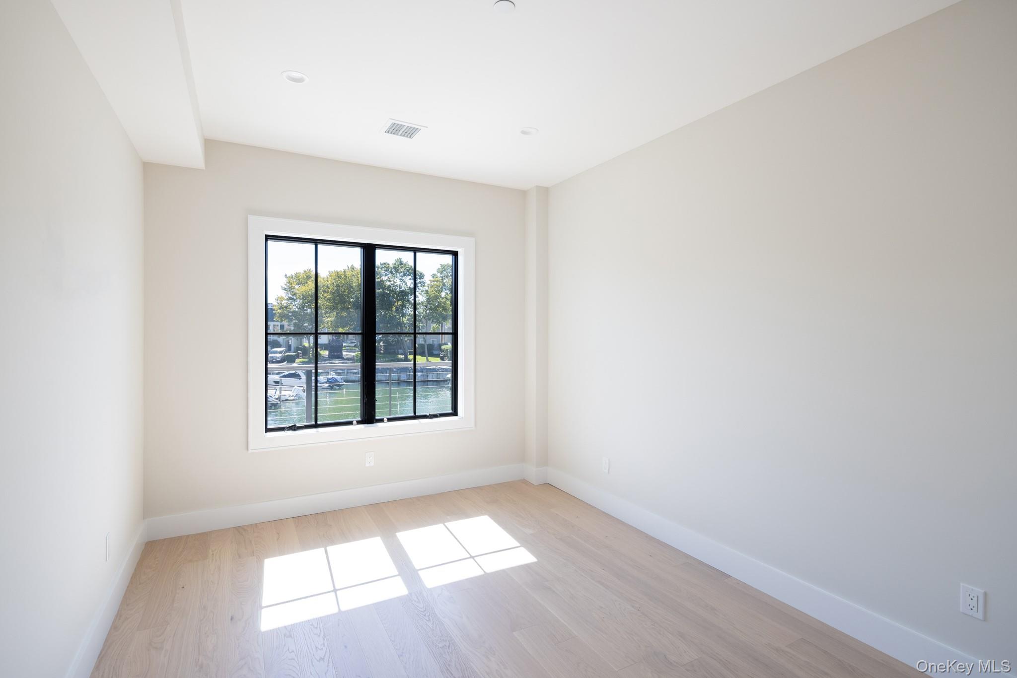 123 Sterling Avenue Unit: 8