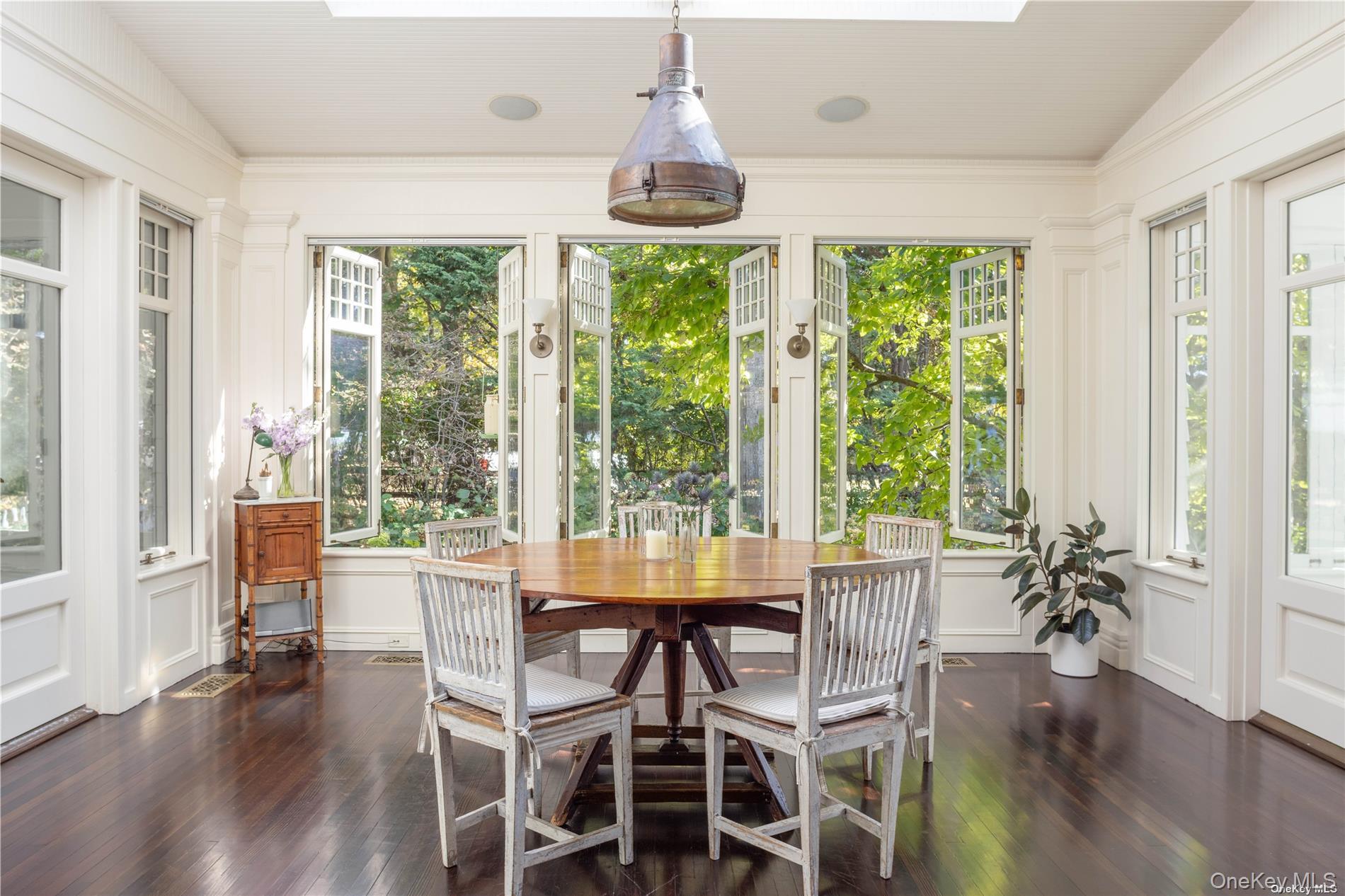 12120 New Suffolk Avenue