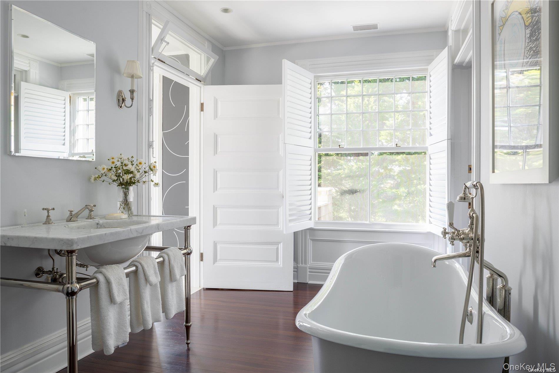 12120 New Suffolk Avenue