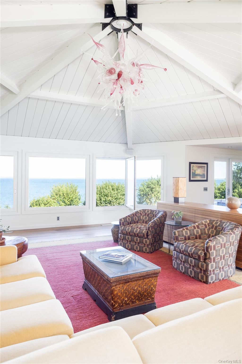 900 N View Drive