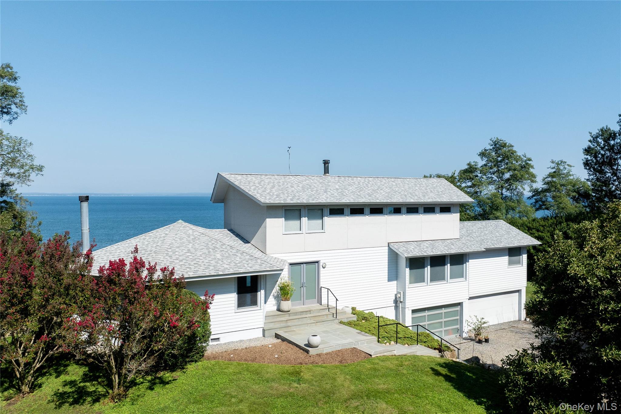900 N View Drive