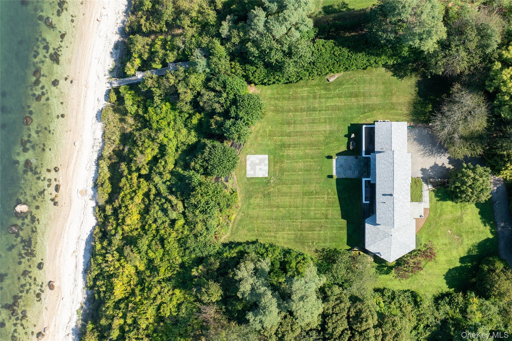 900 N View Drive