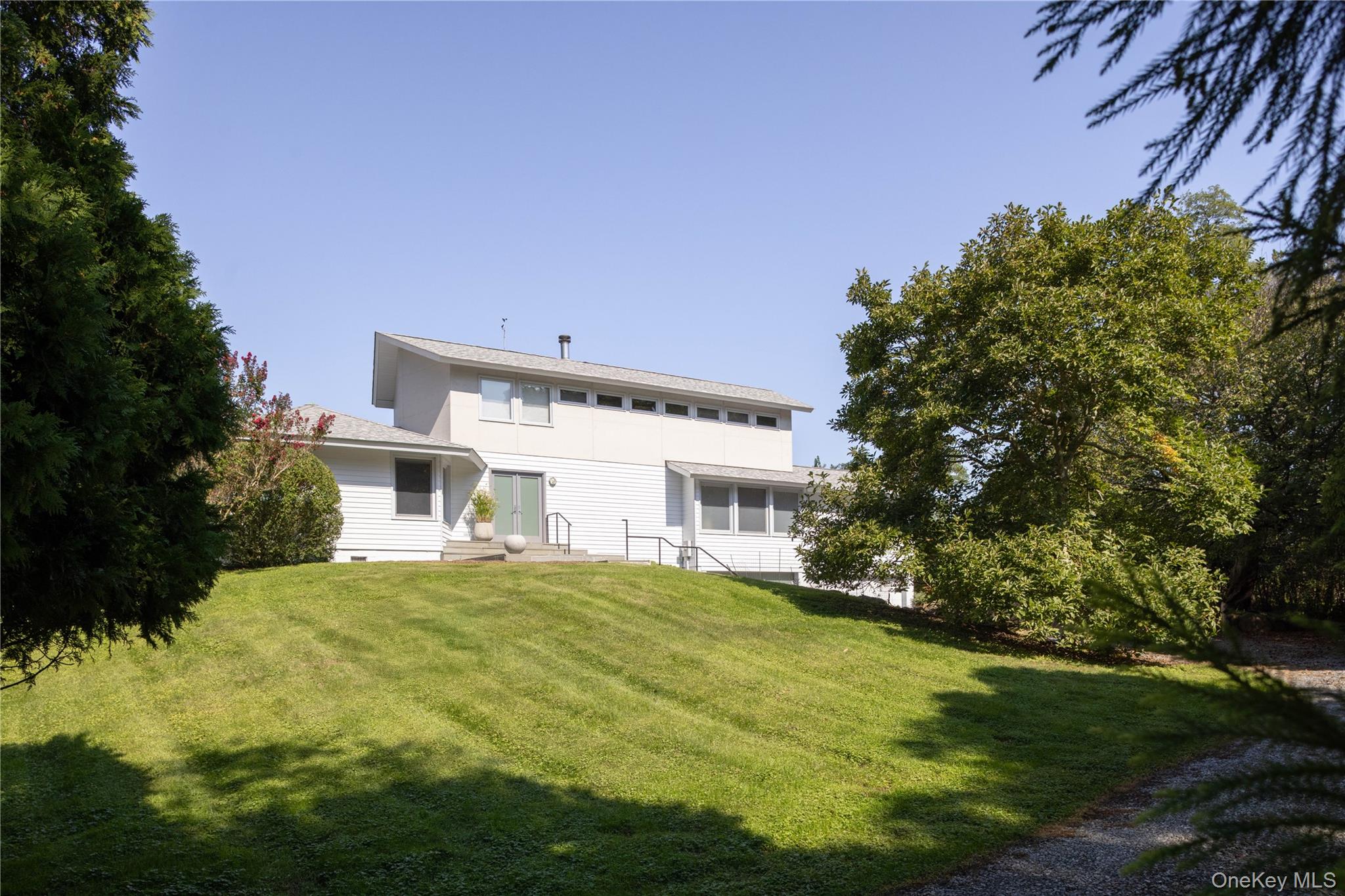 900 N View Drive