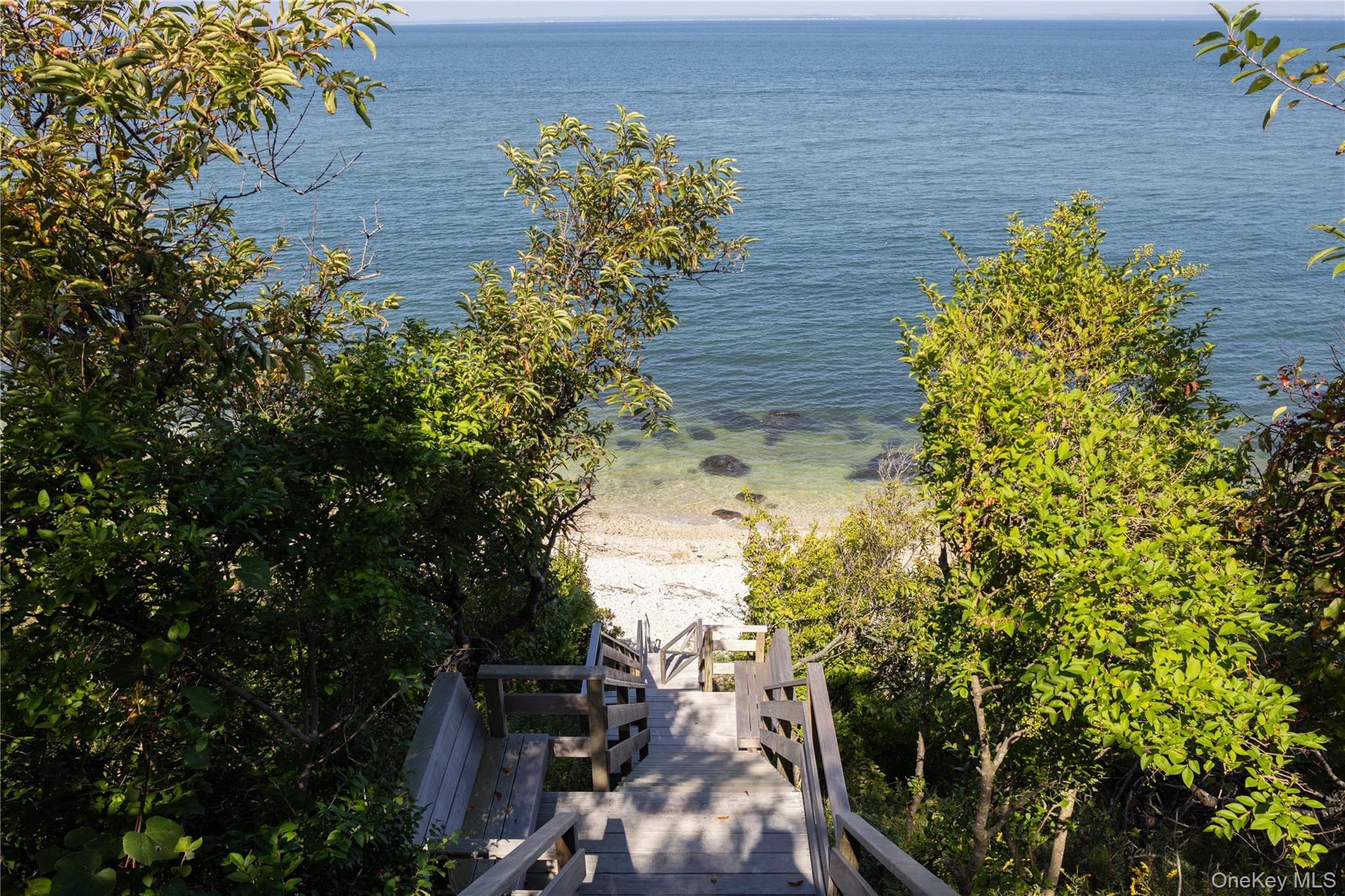 900 N View Drive