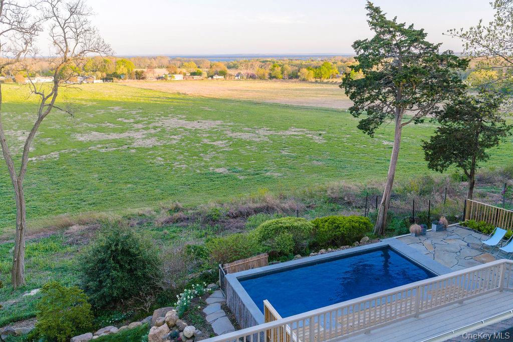 255 S View Drive
