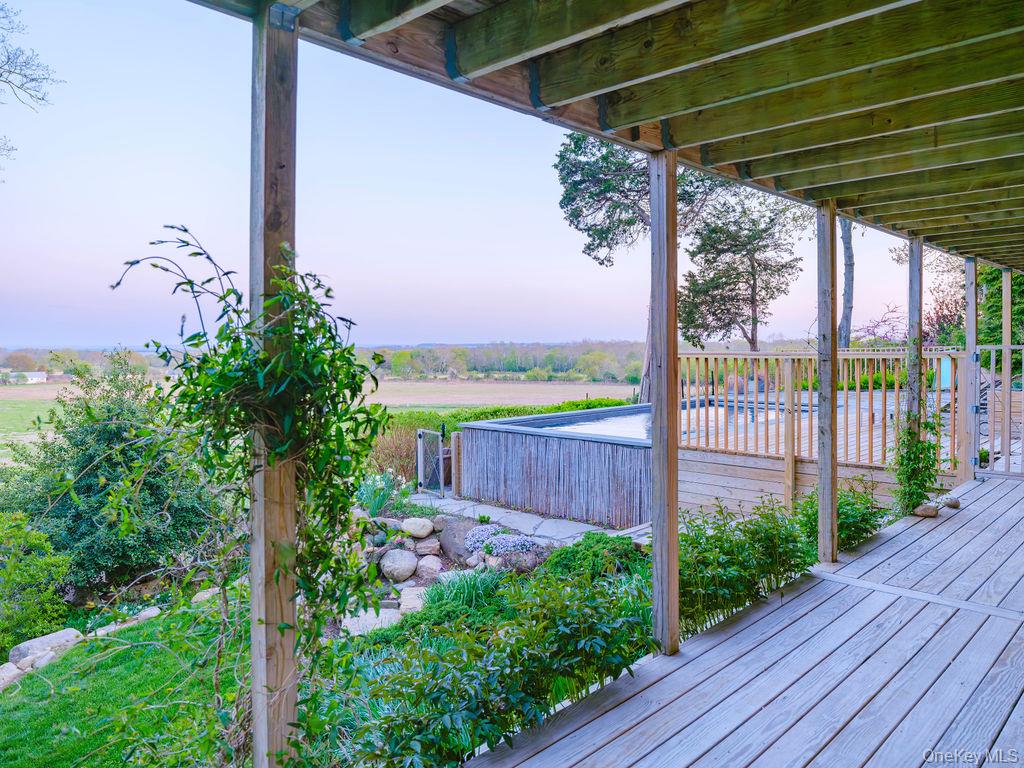 255 S View Drive