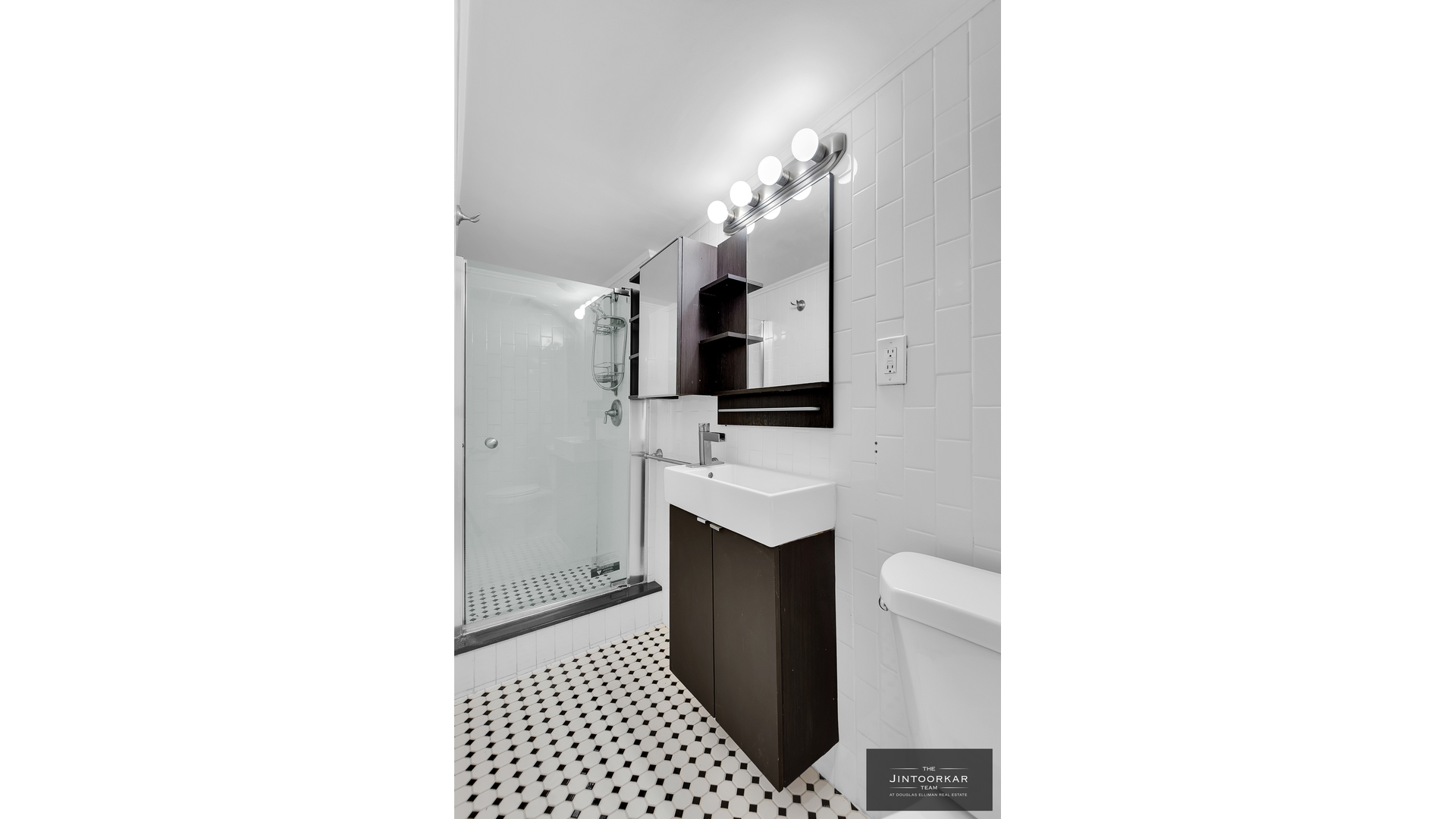 160 E 26TH Street 2F
