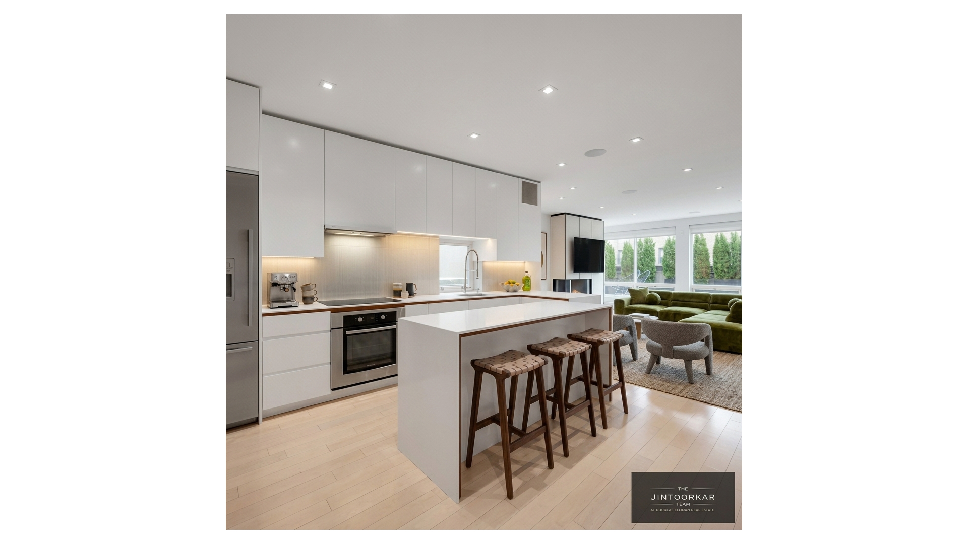 152 W 58TH Street PH8