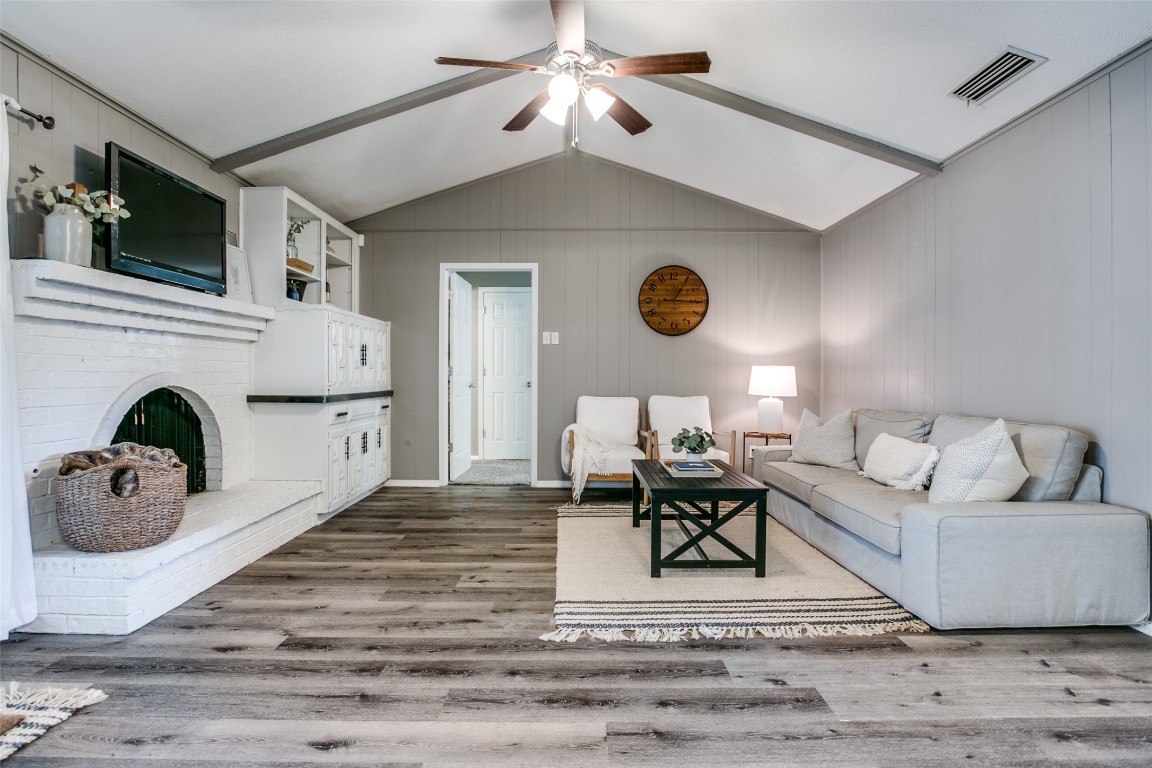 1413 Kingsbridge Drive