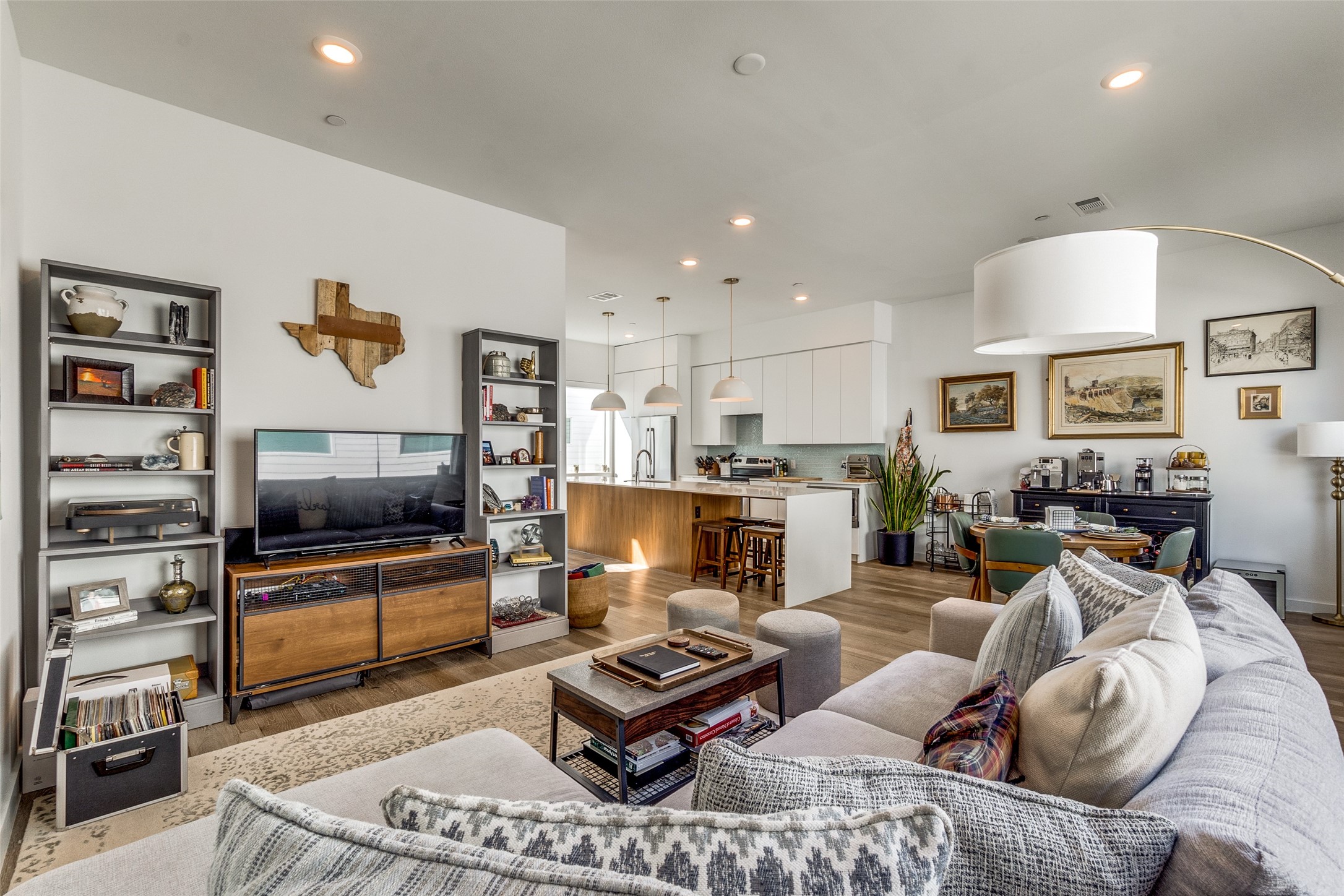 5020 Bryan Street Unit: 304