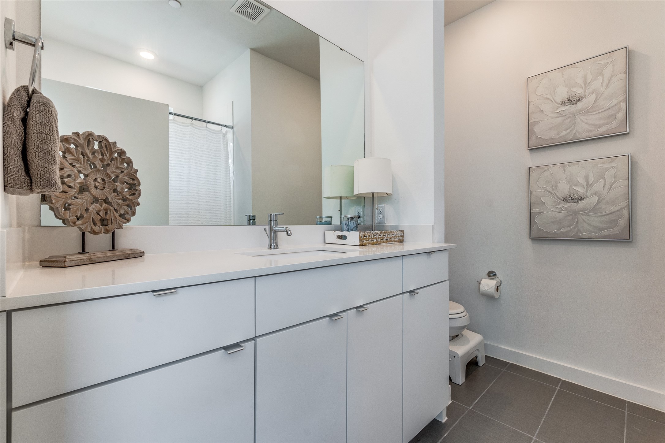 5020 Bryan Street Unit: 304