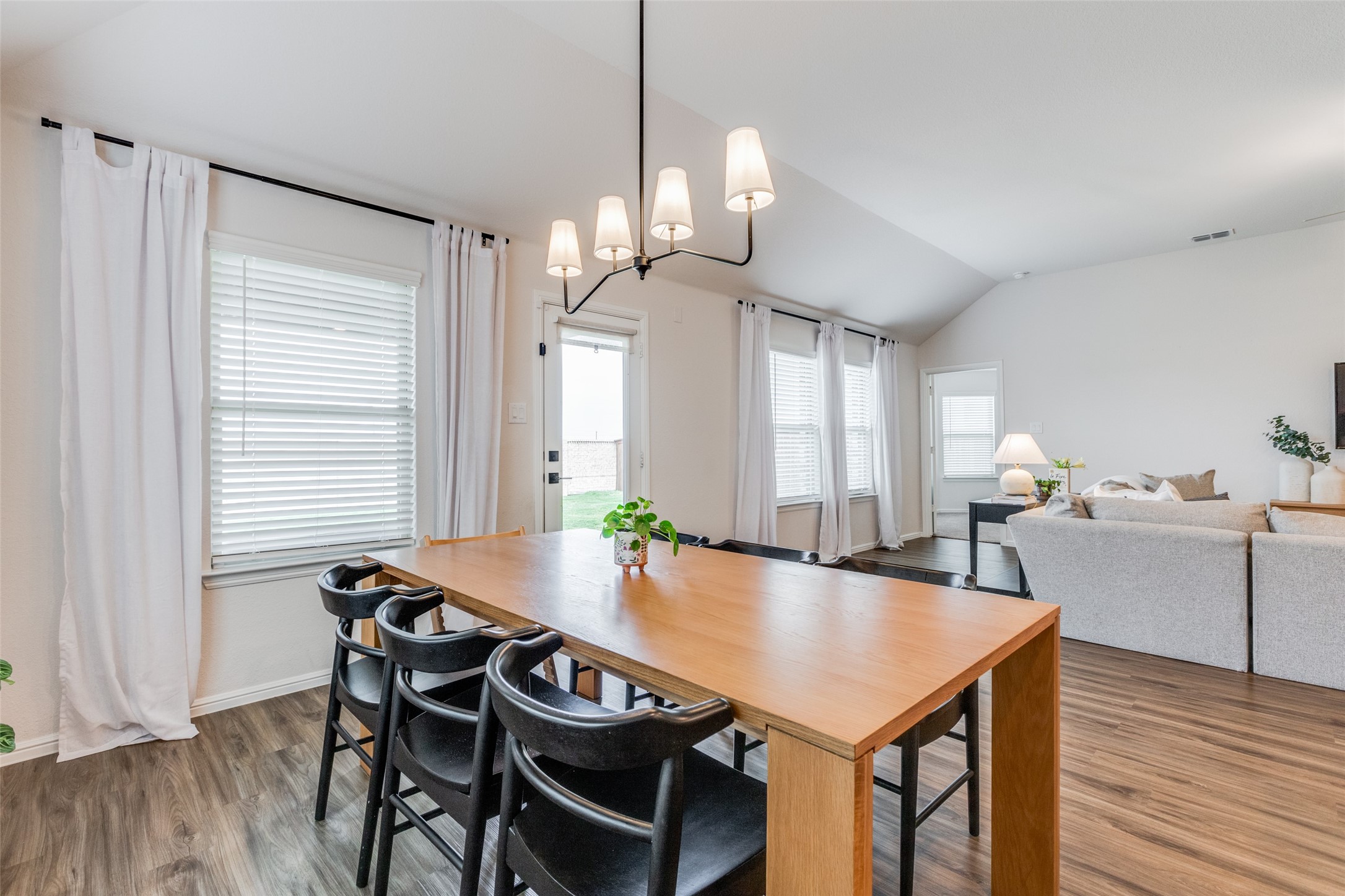 3145 Sunnyside Drive