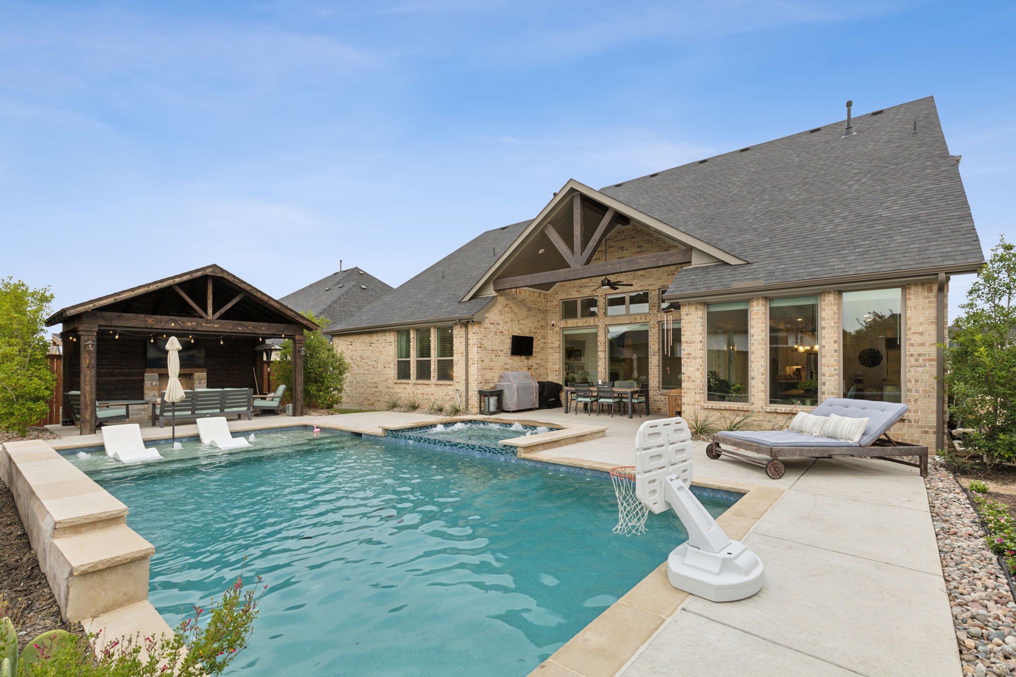 409 Travelers Terrace