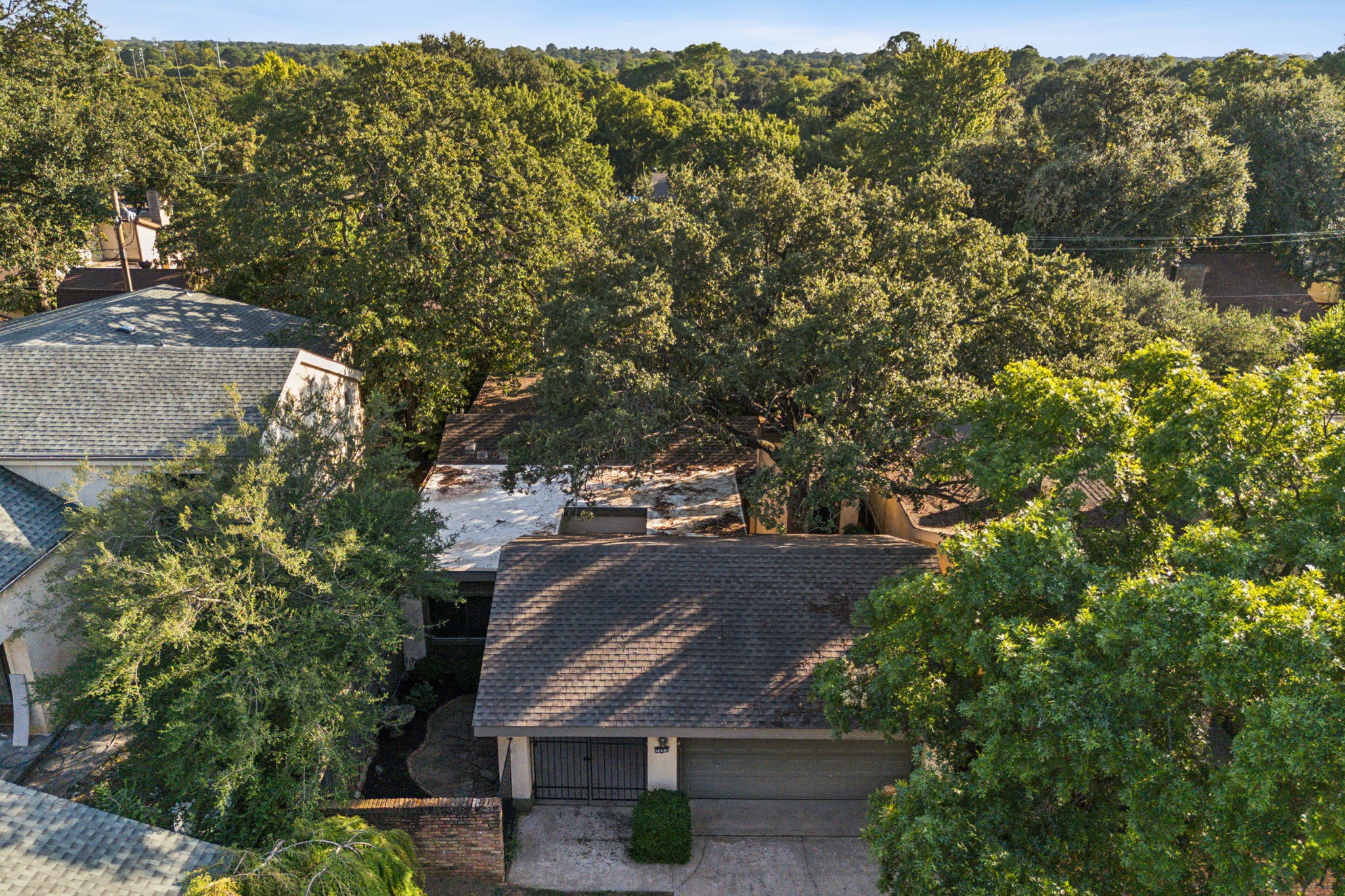 1601 Hawthorne Drive