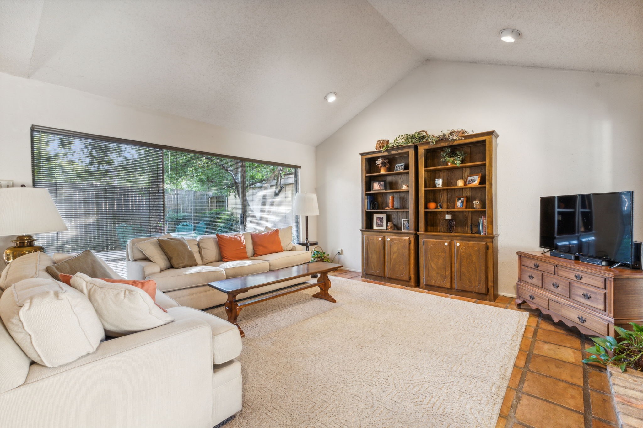 1601 Hawthorne Drive