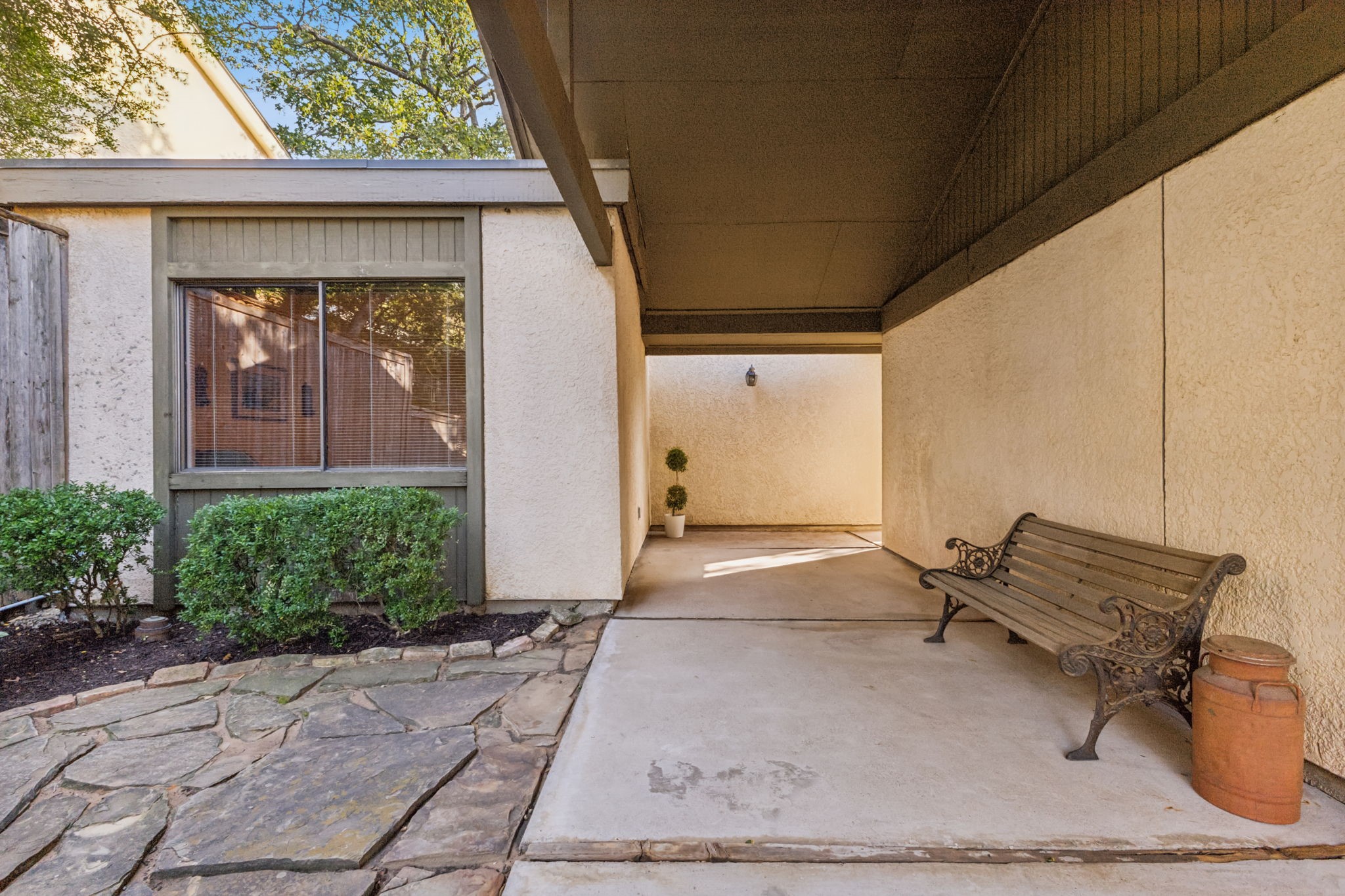 1601 Hawthorne Drive