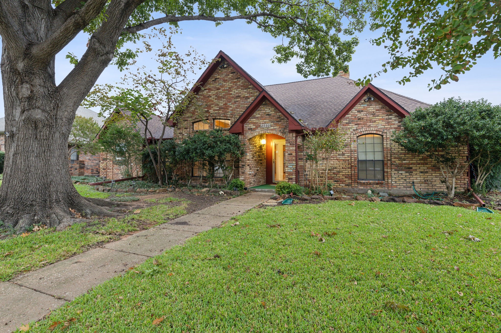 2930 Cambridgeshire Drive