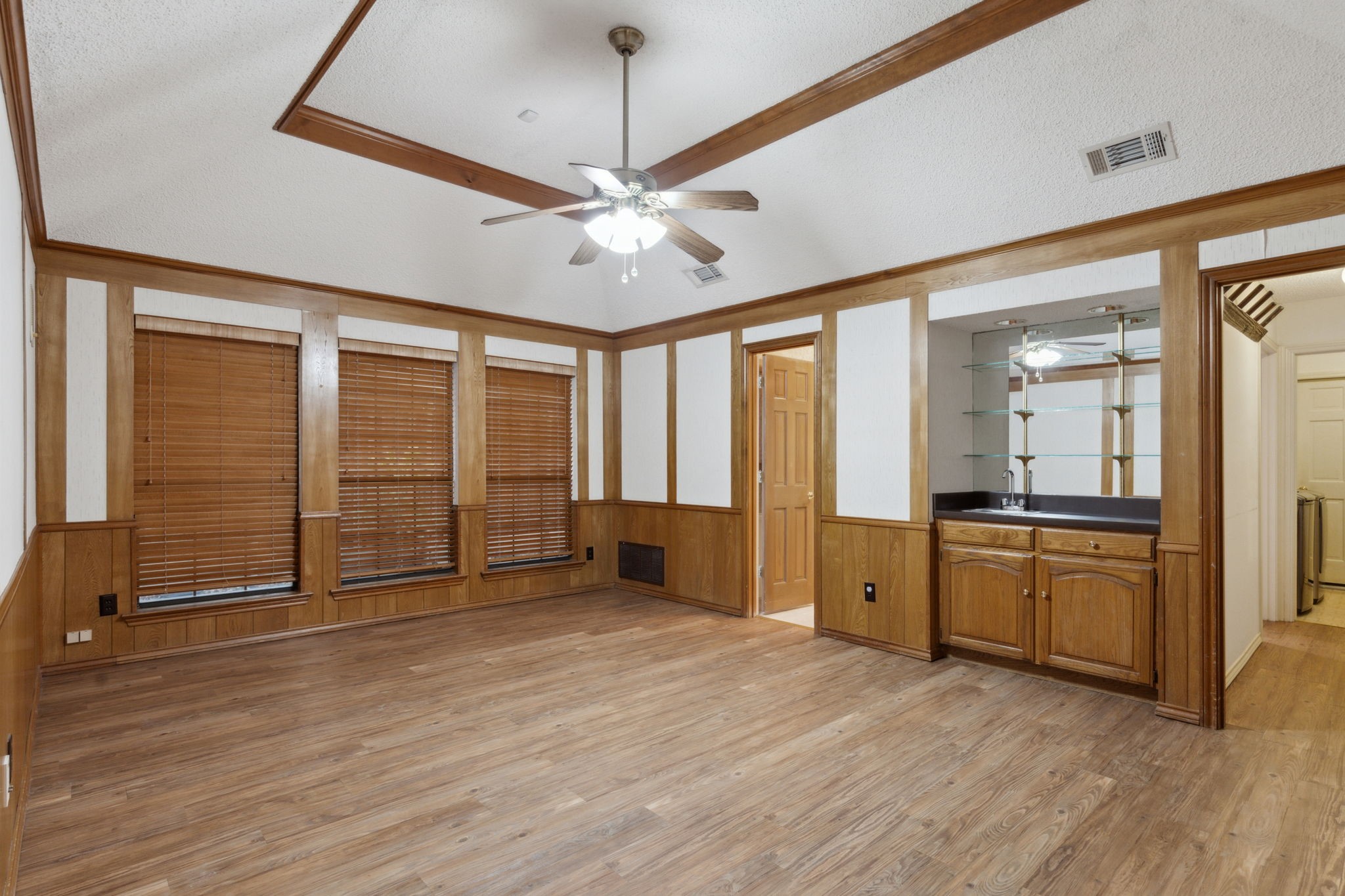 2930 Cambridgeshire Drive