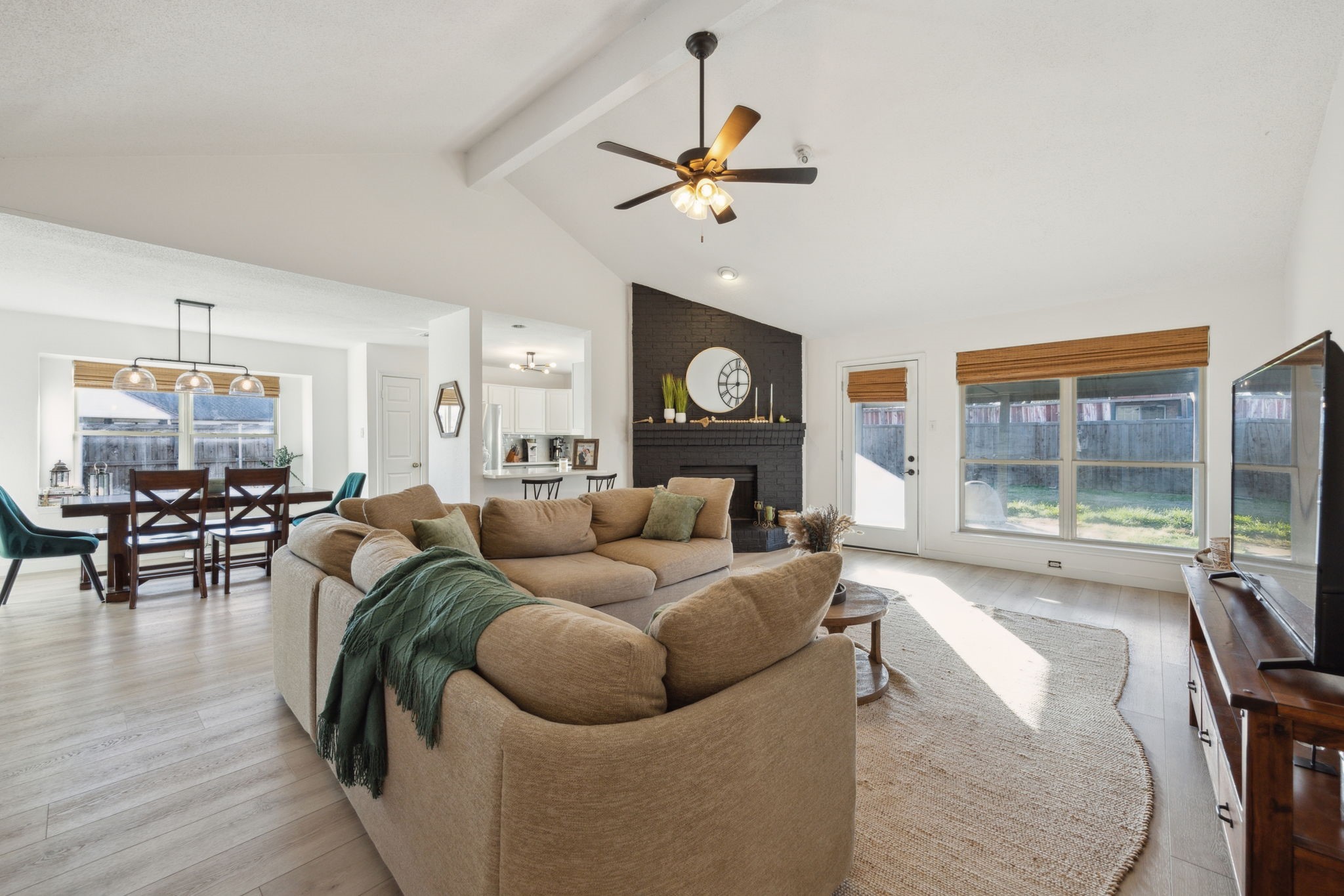 5201 Colonial Drive