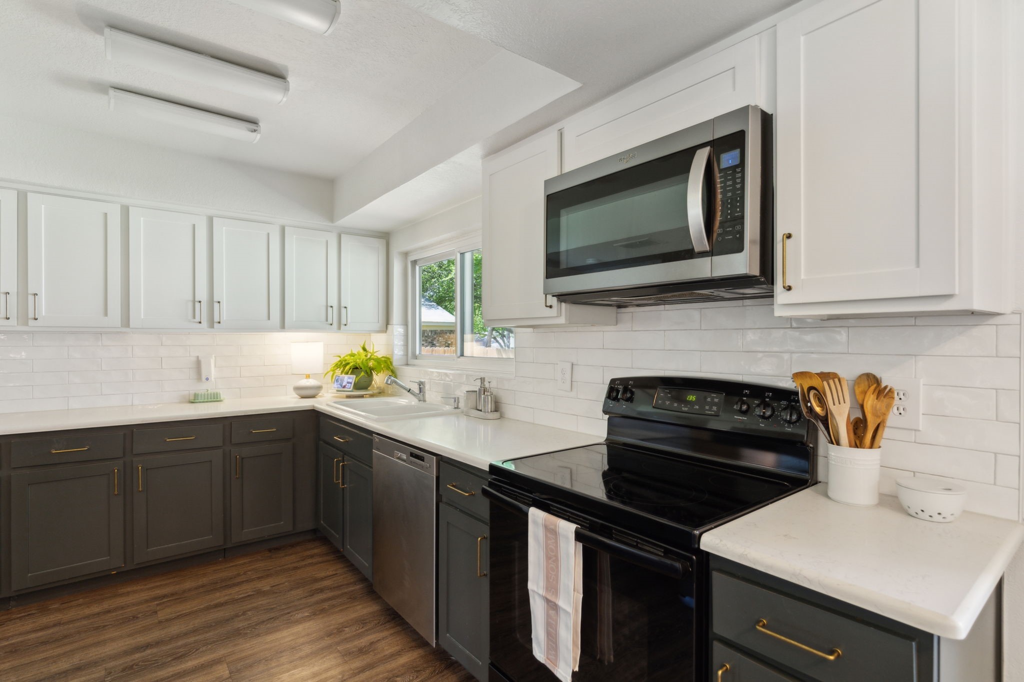 1030 S Riverside Drive