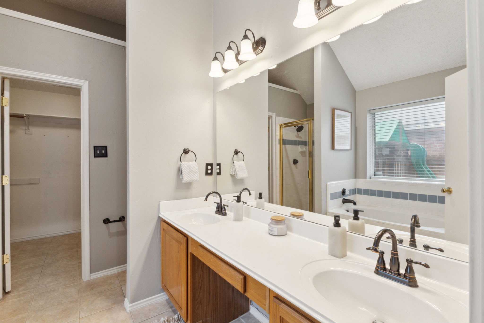 913 Silverstone Drive