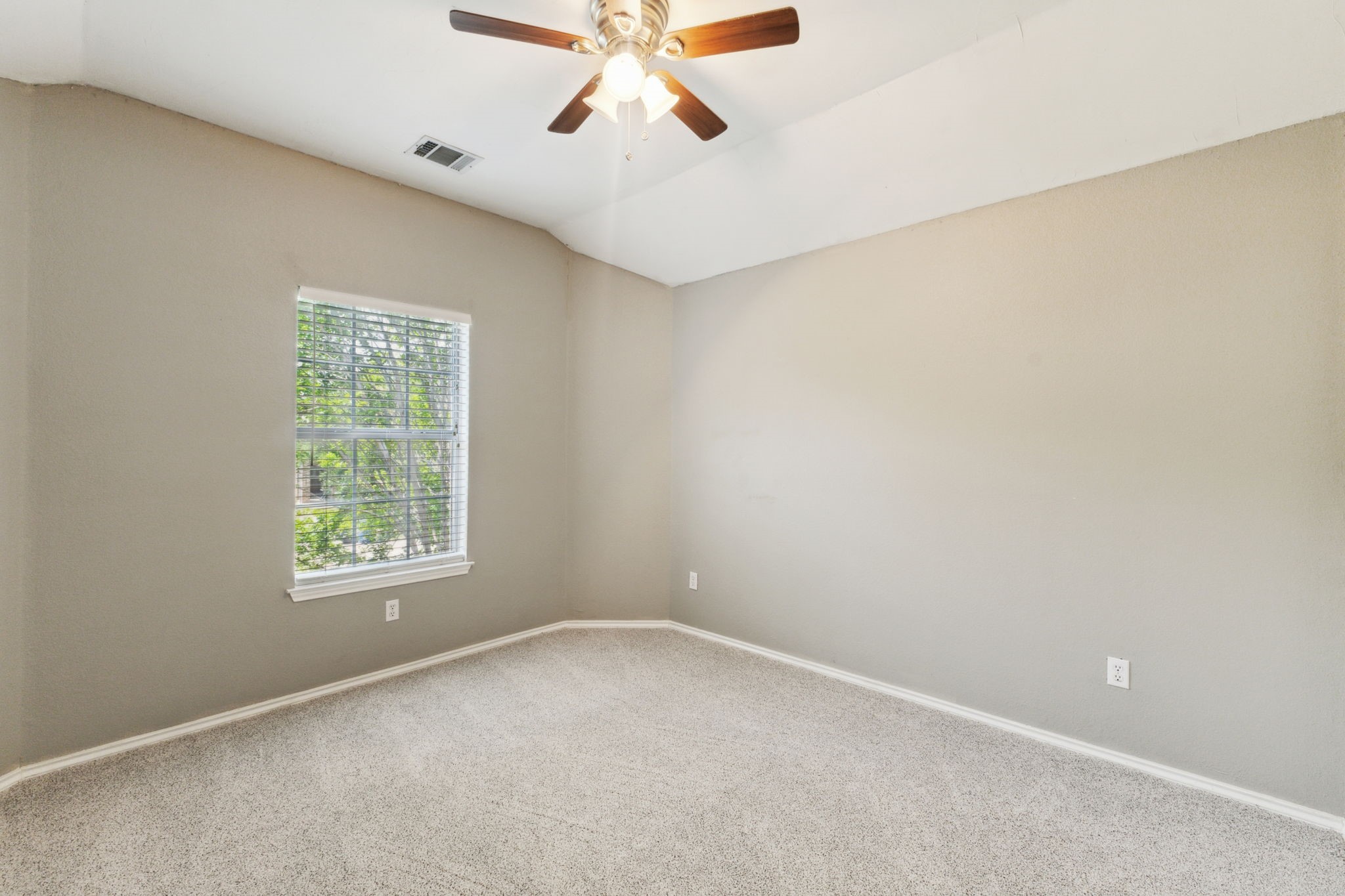 913 Silverstone Drive