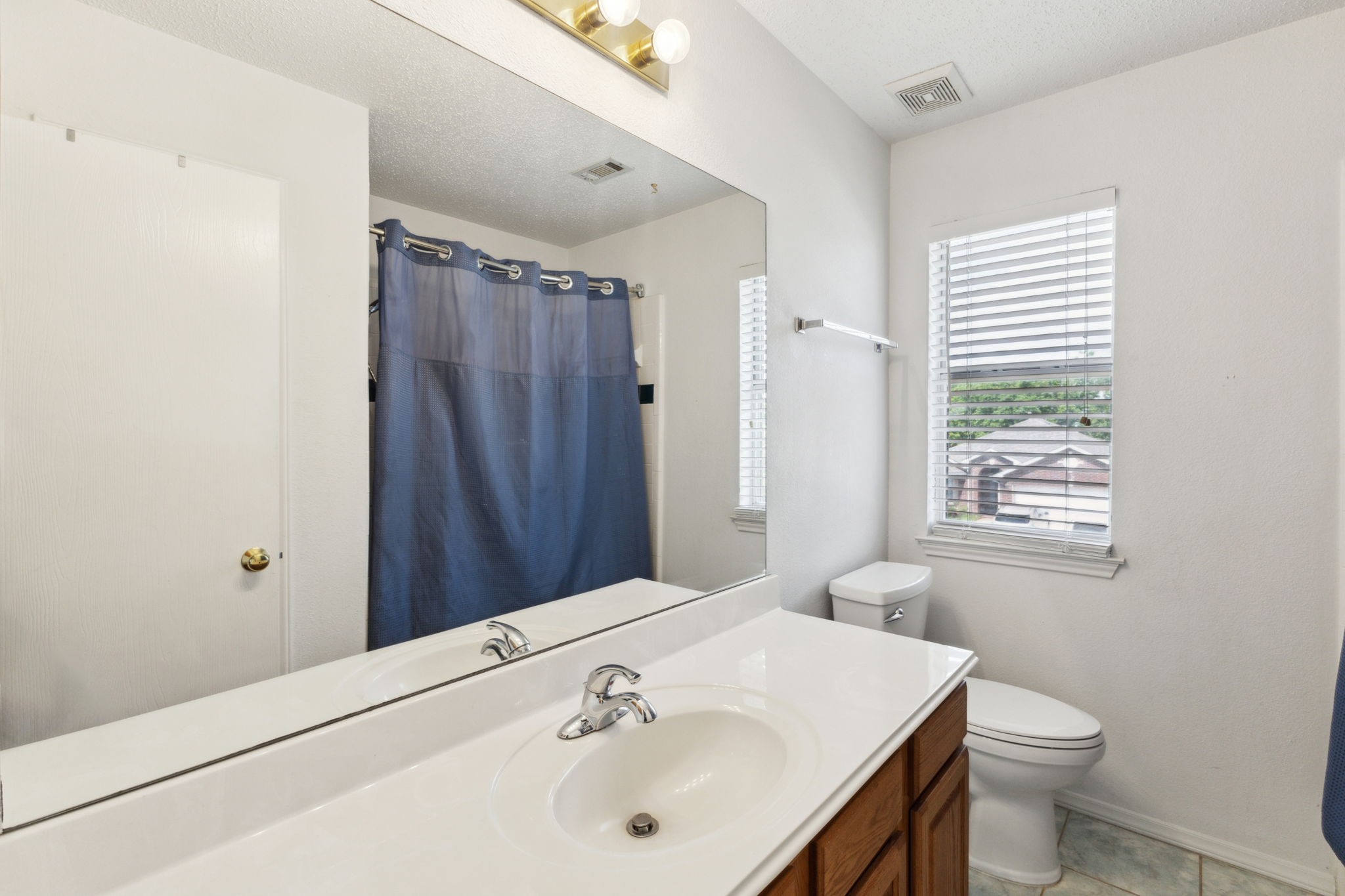 913 Silverstone Drive