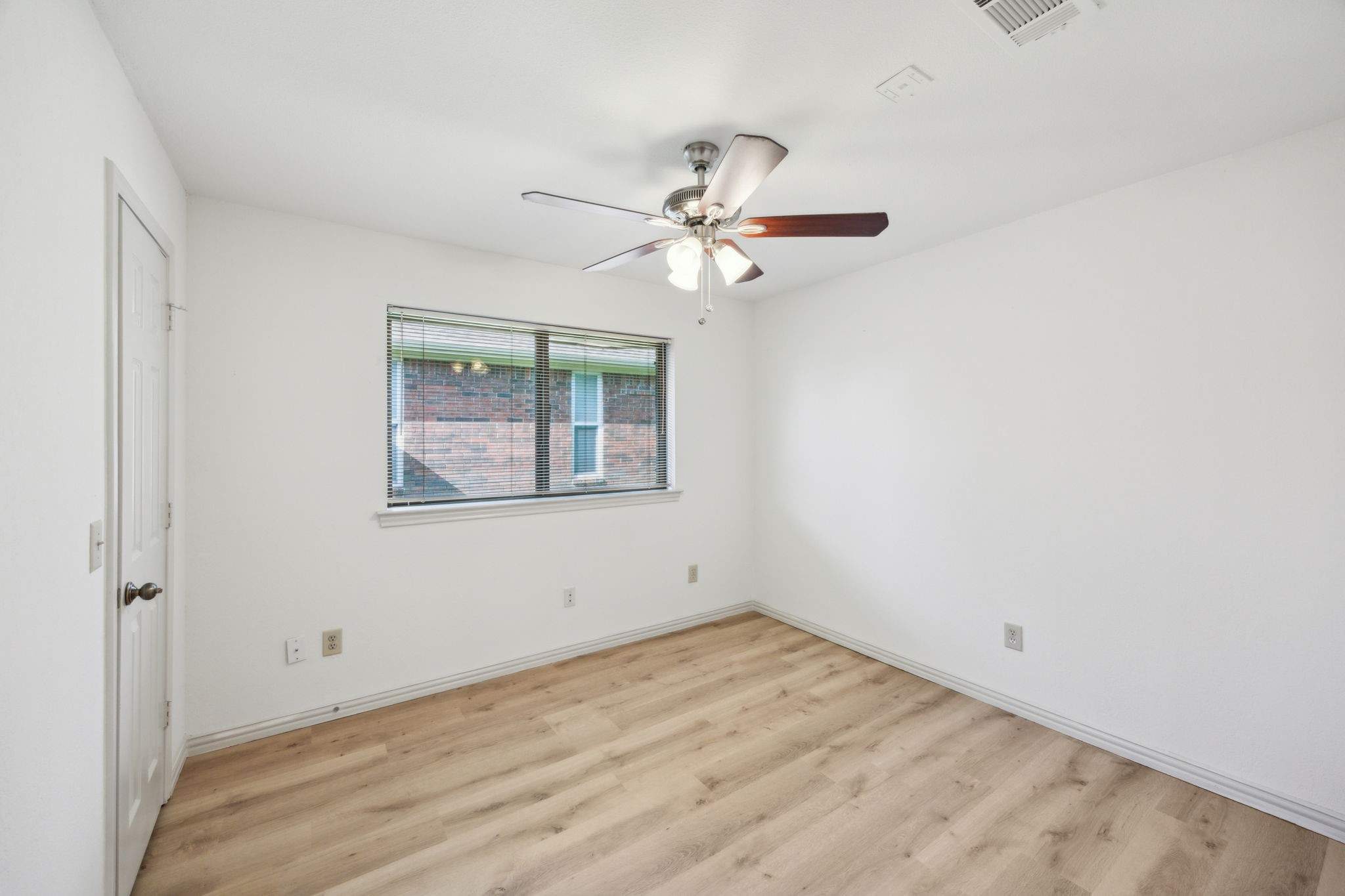 3808 Cromwell