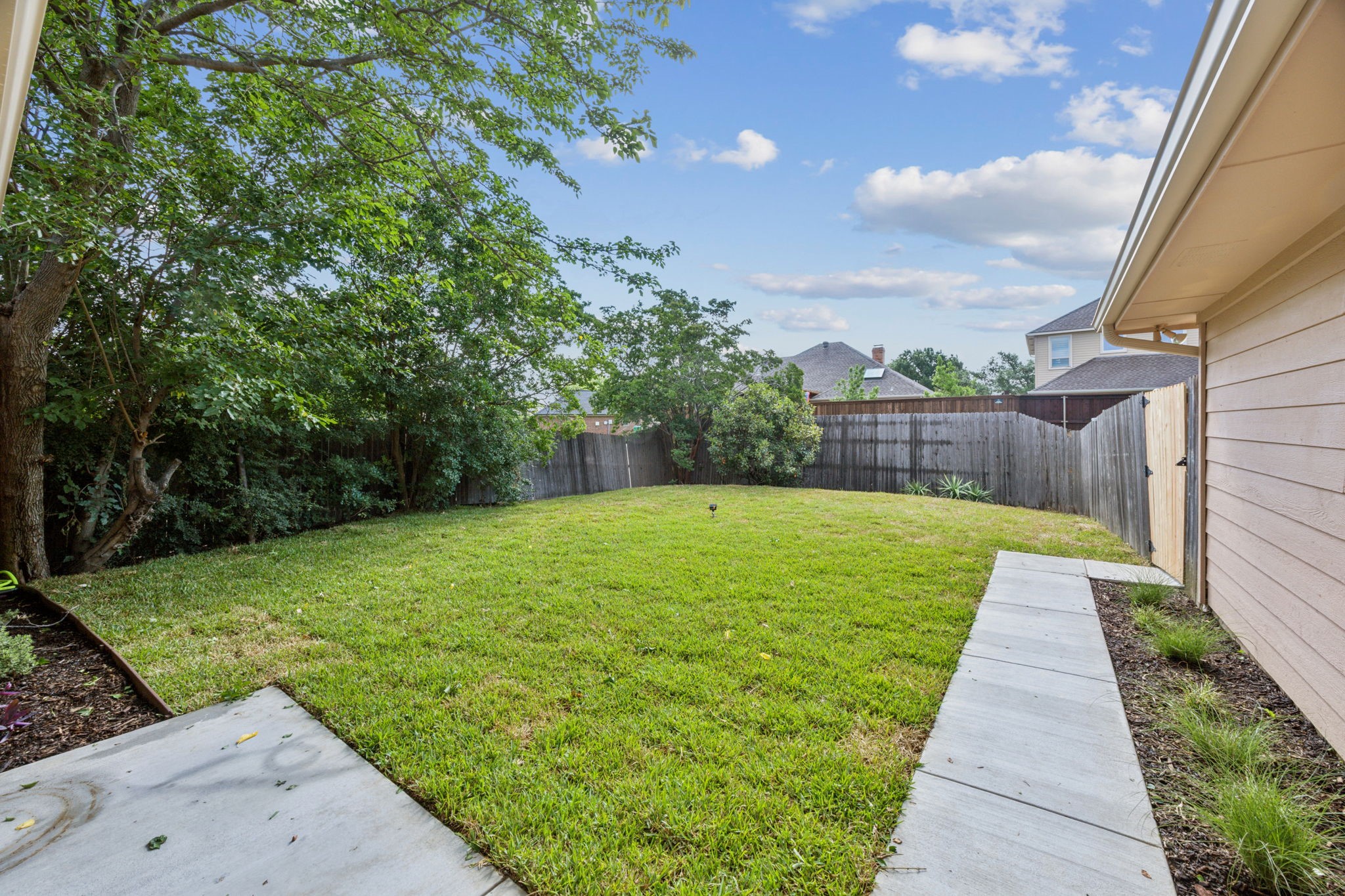 3808 Cromwell