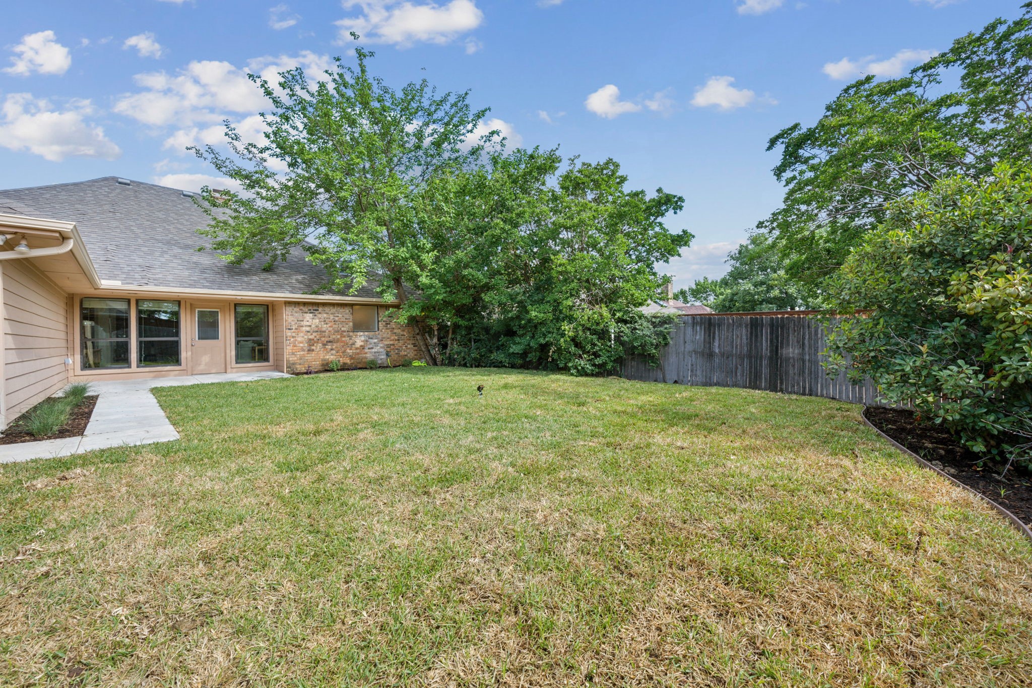 3808 Cromwell