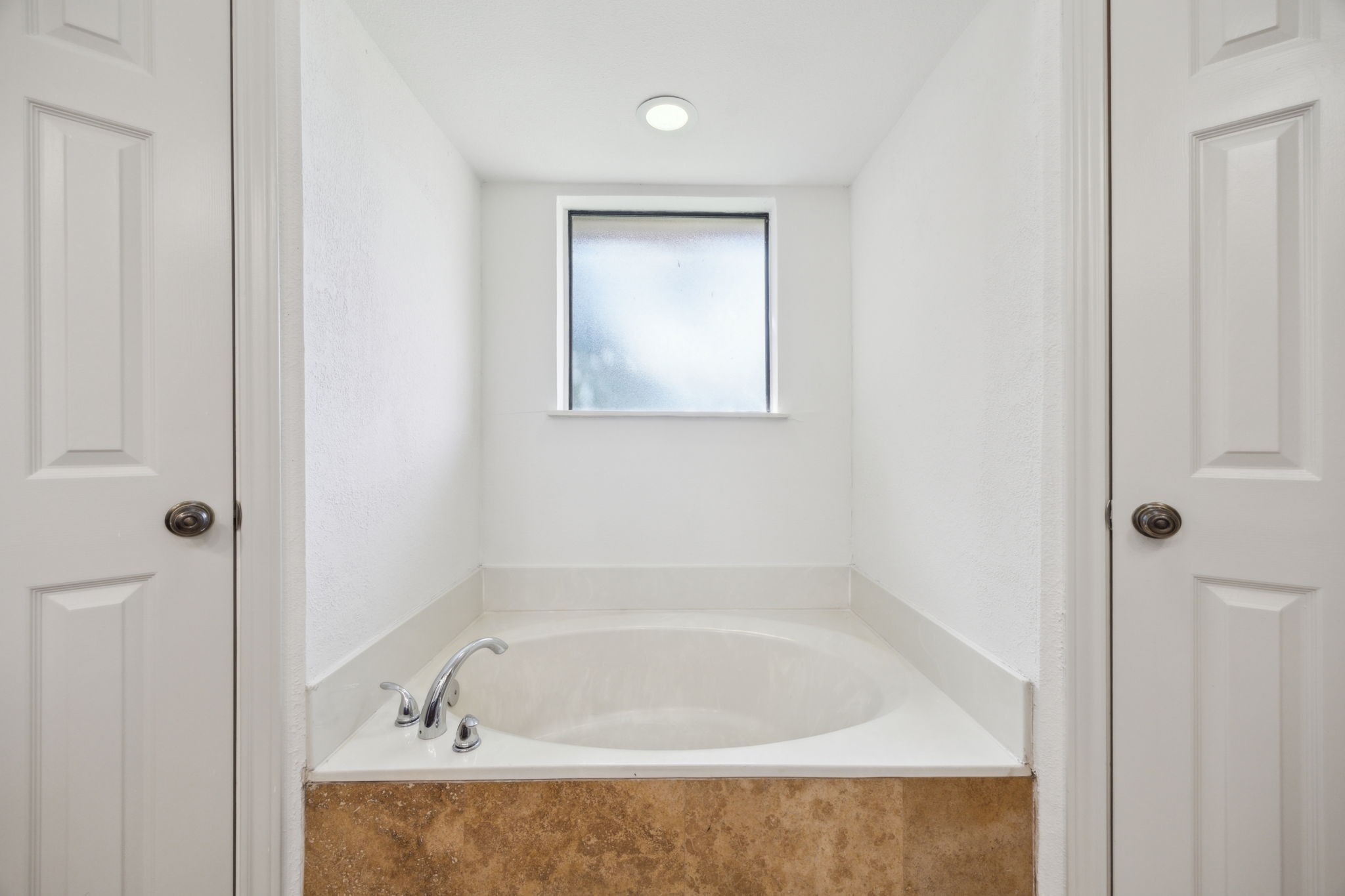3808 Cromwell