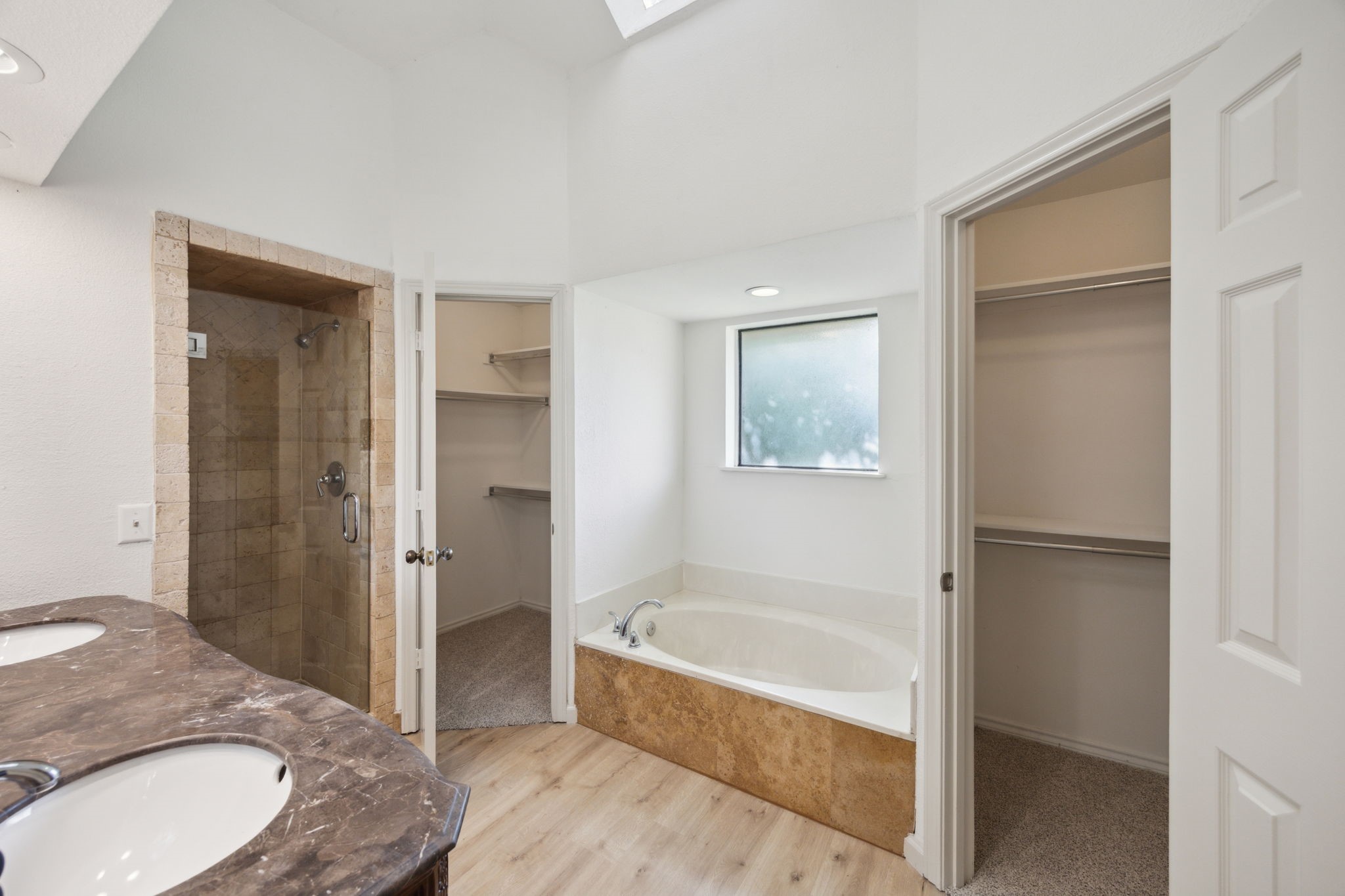 3808 Cromwell