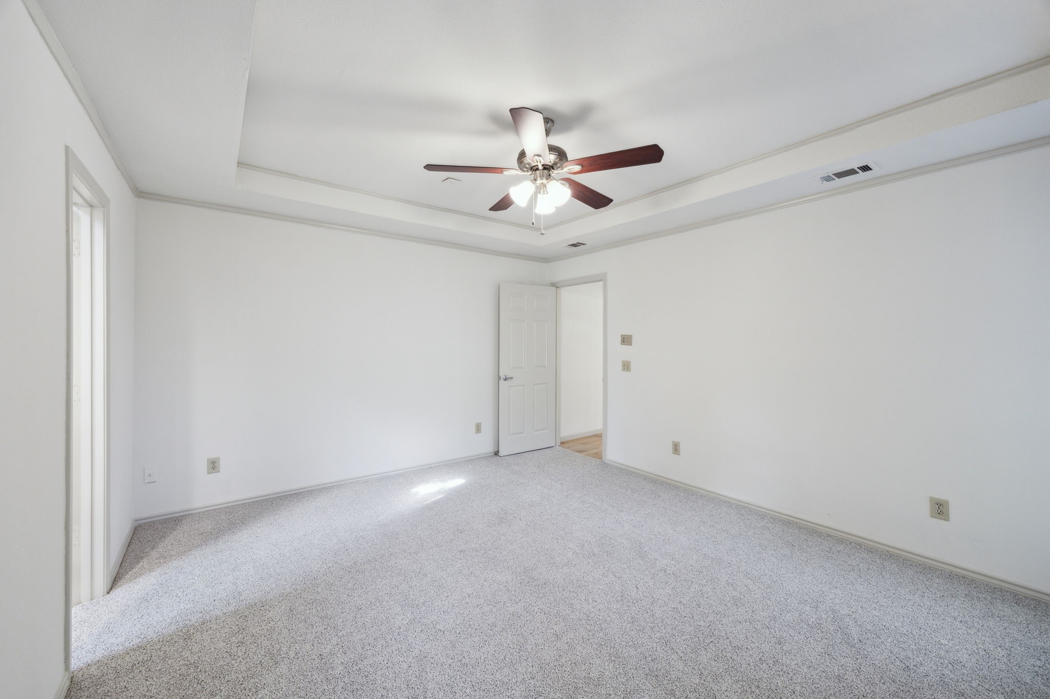 3808 Cromwell