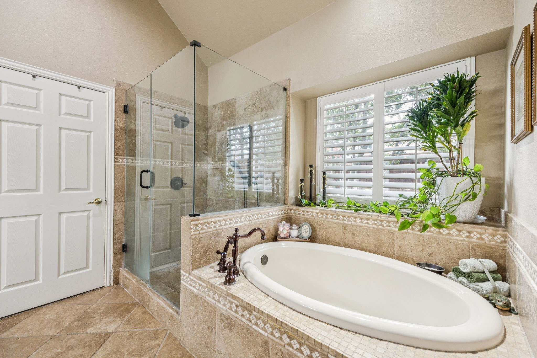 3201 Hilltop Court