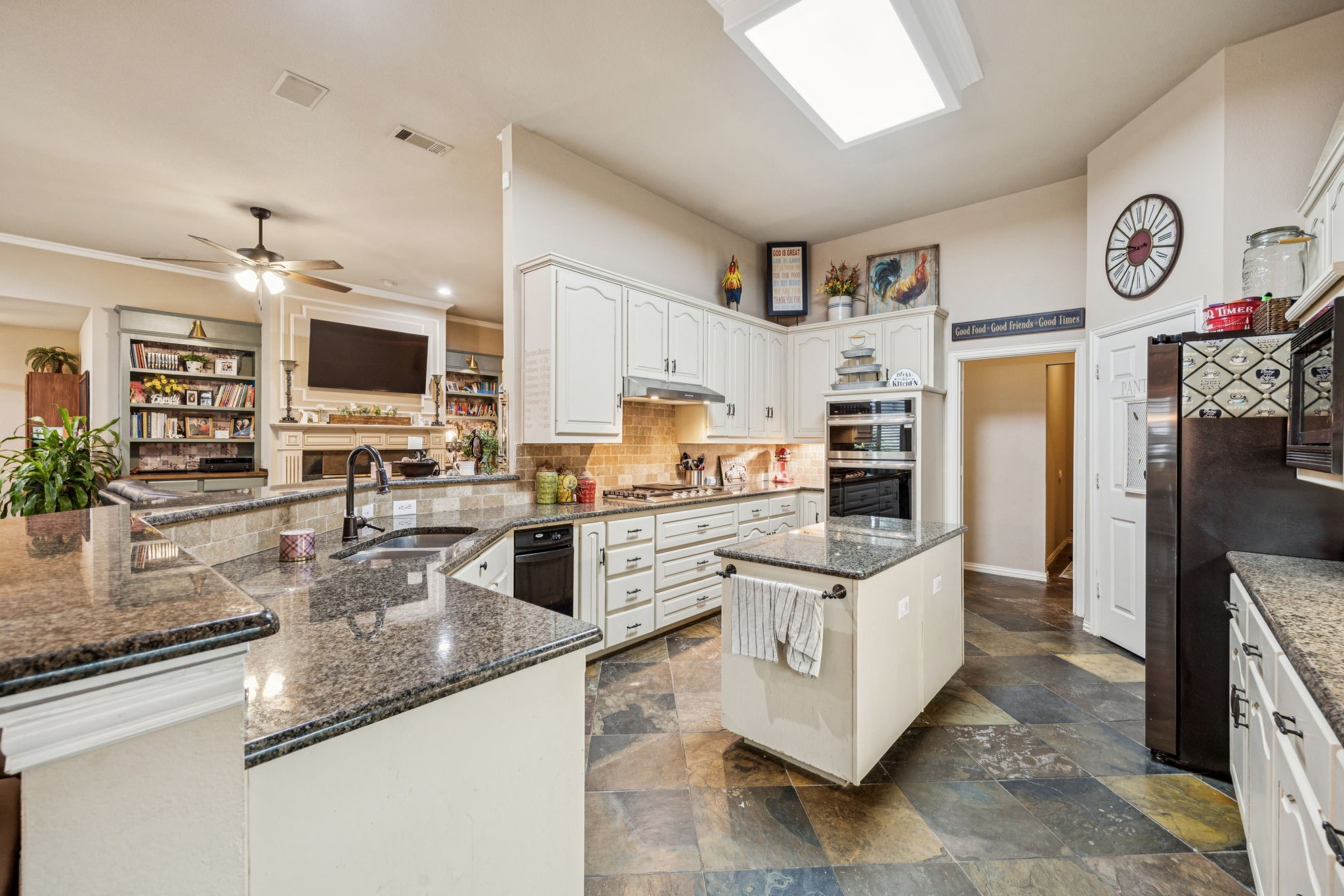 3201 Hilltop Court