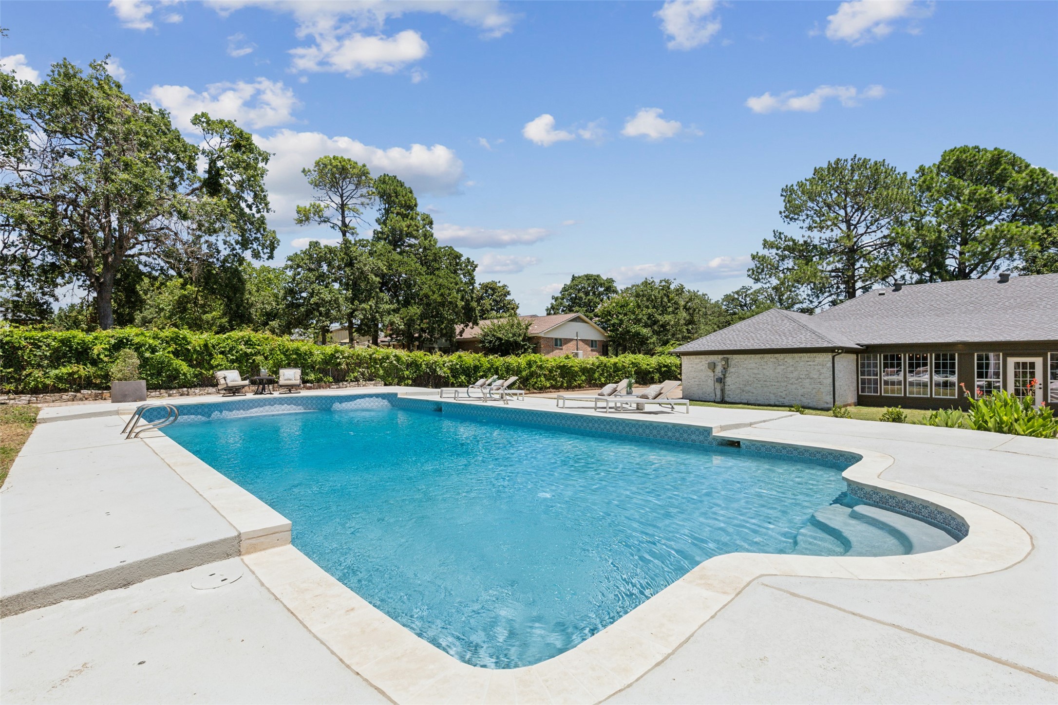 140 Cedarcrest Lane