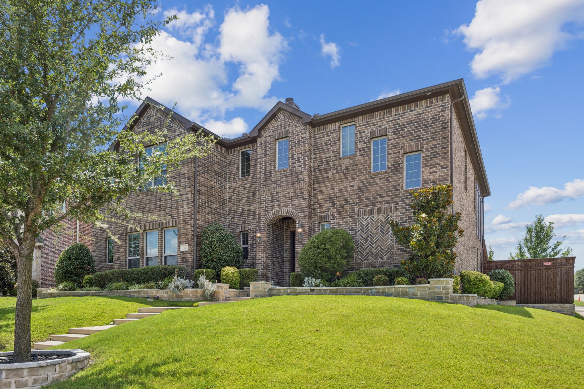 313 Silvery Pine Avenue