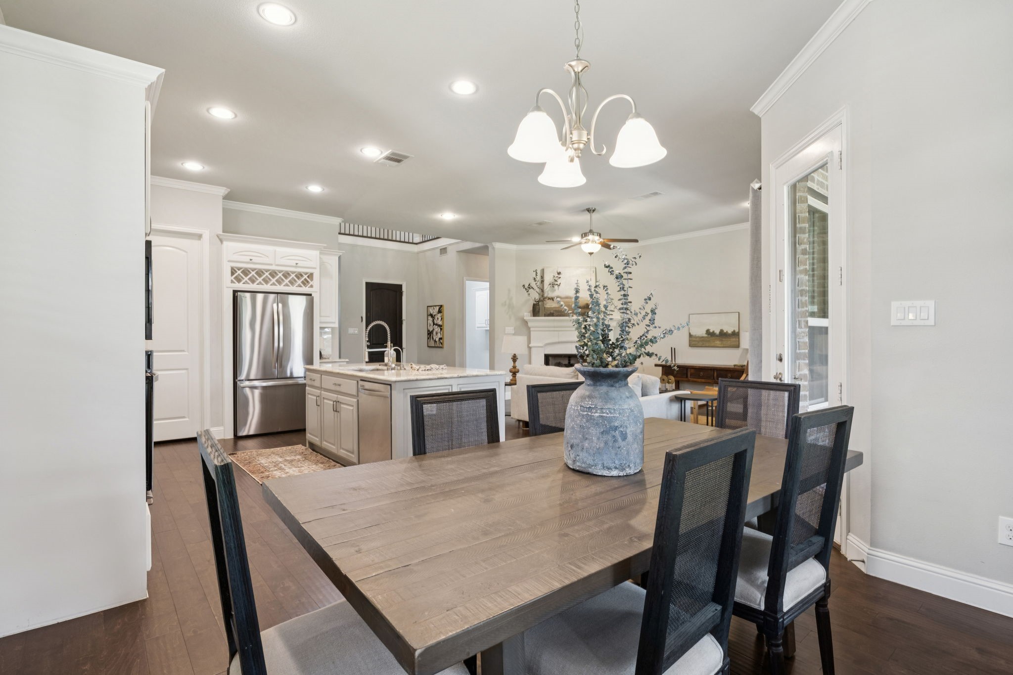 313 Silvery Pine Avenue