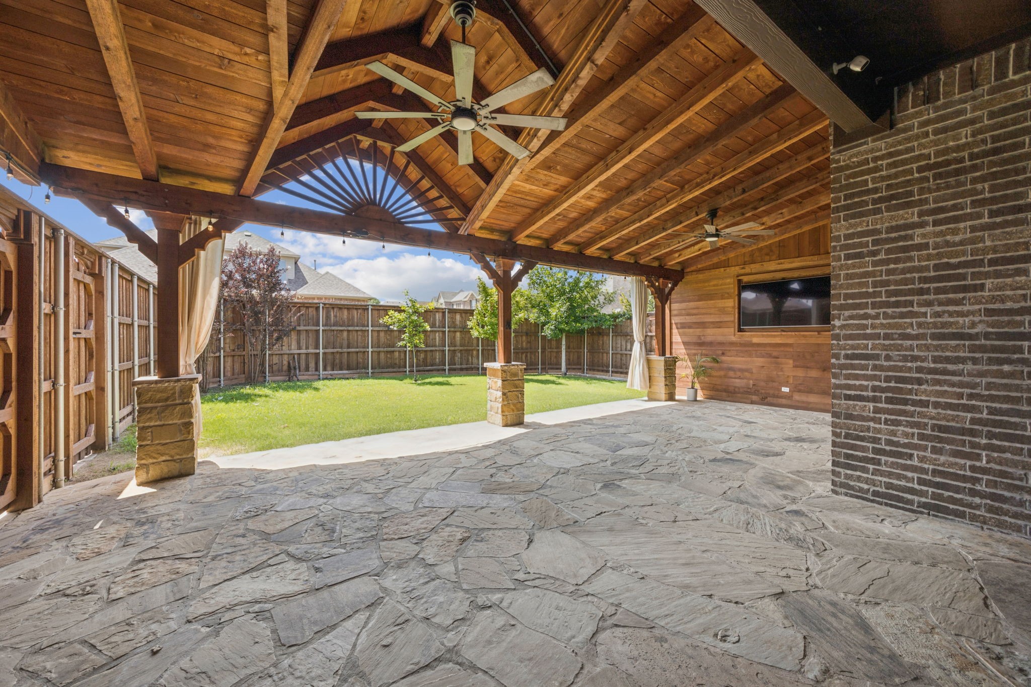 313 Silvery Pine Avenue