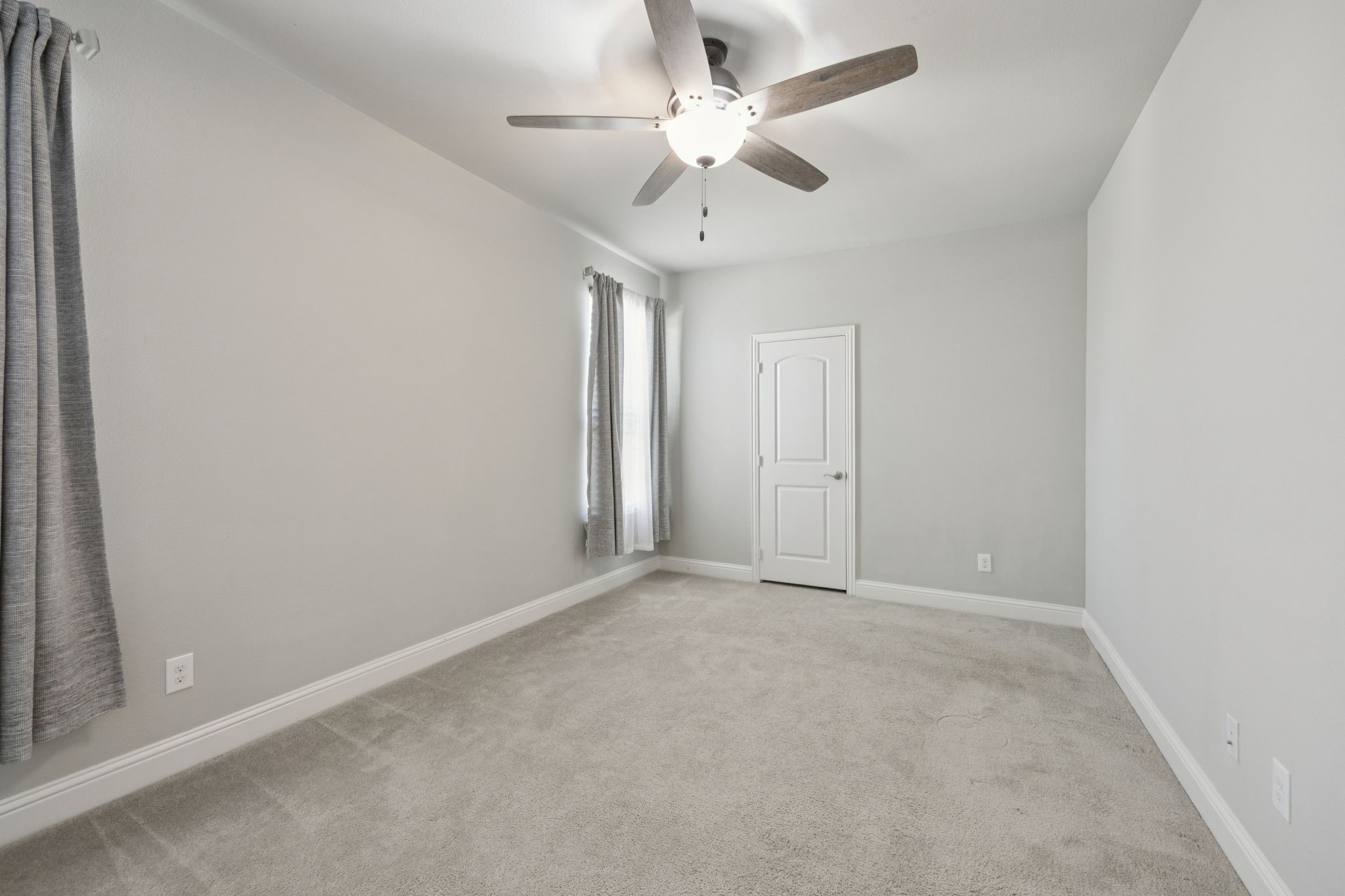 313 Silvery Pine Avenue