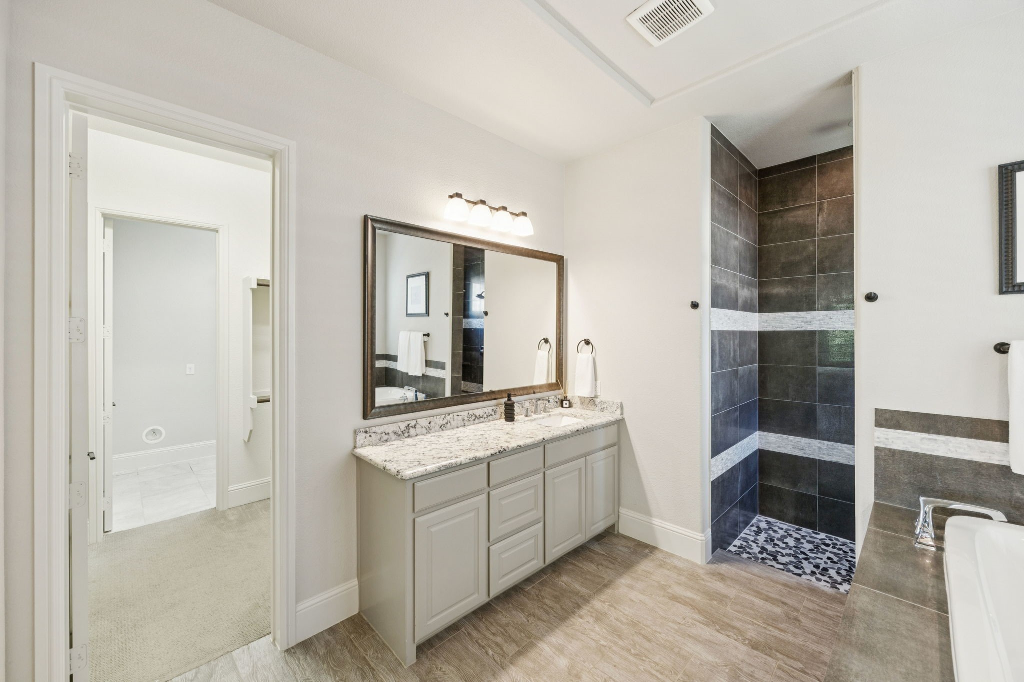 204 Chisholm Trail
