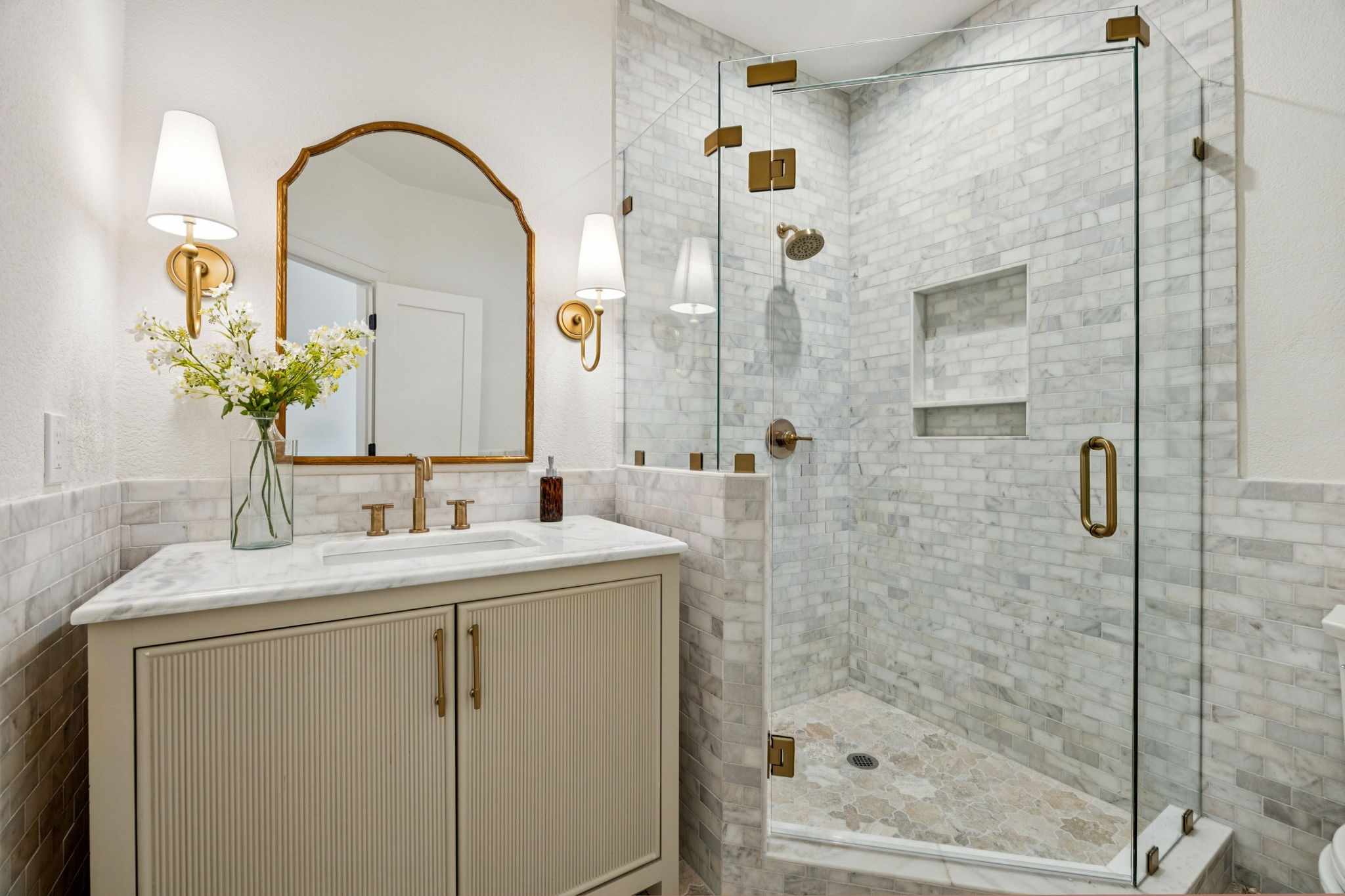 104 Royal Oaks Drive