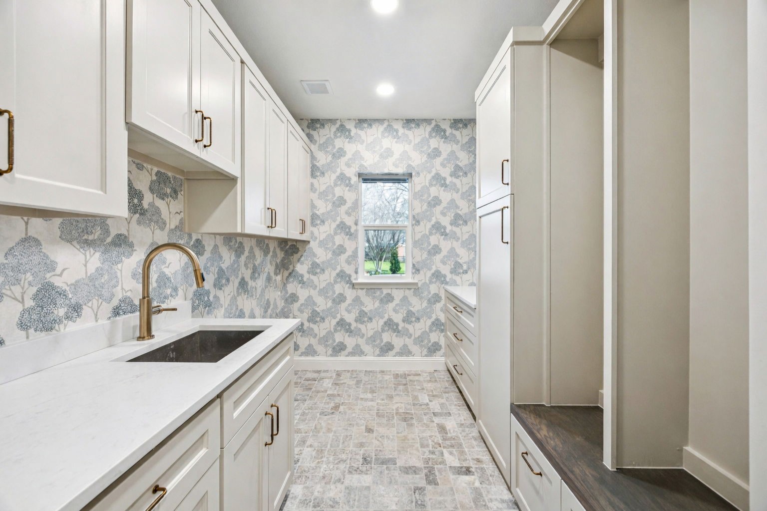 104 Royal Oaks Drive