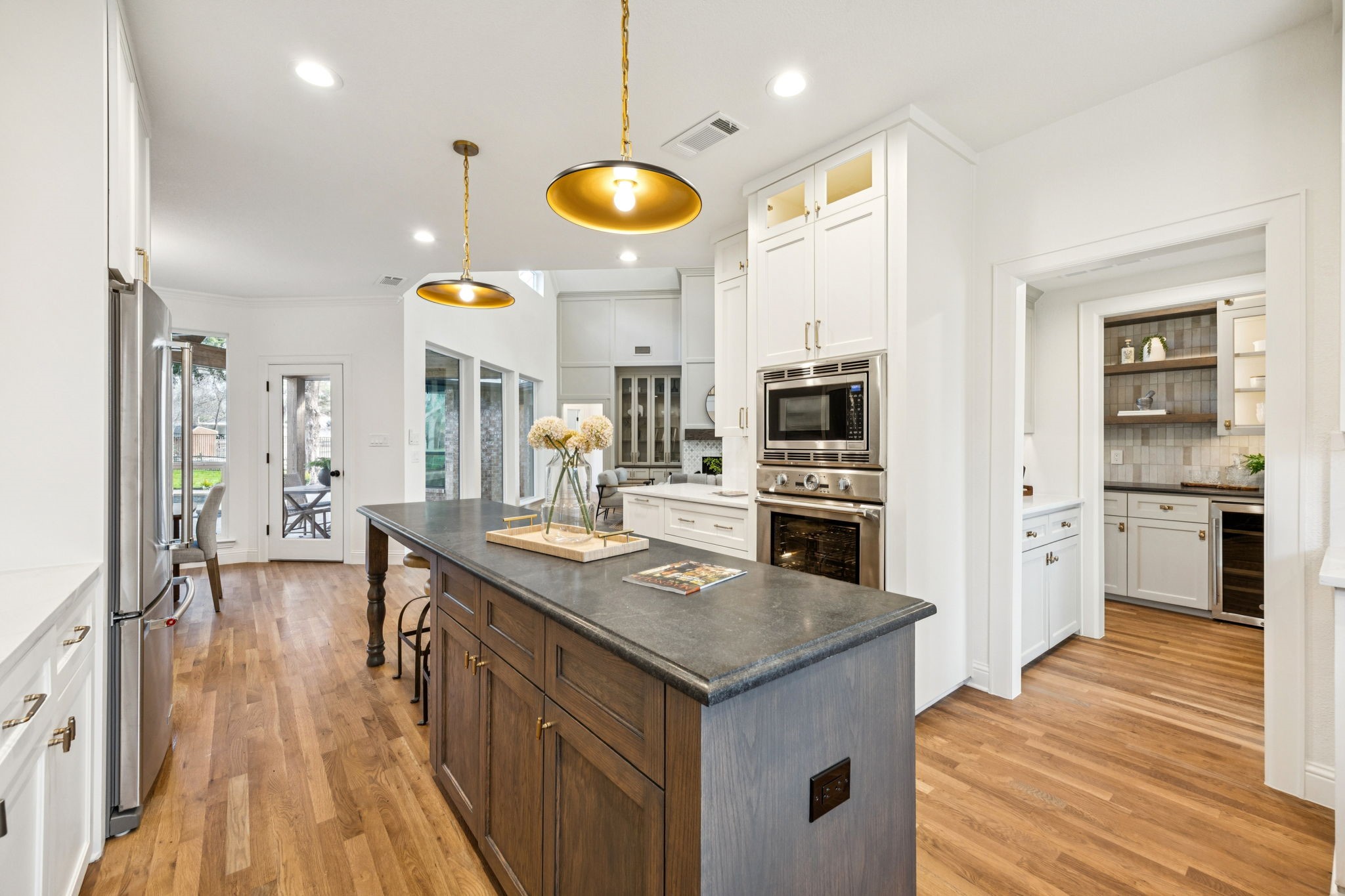 104 Royal Oaks Drive