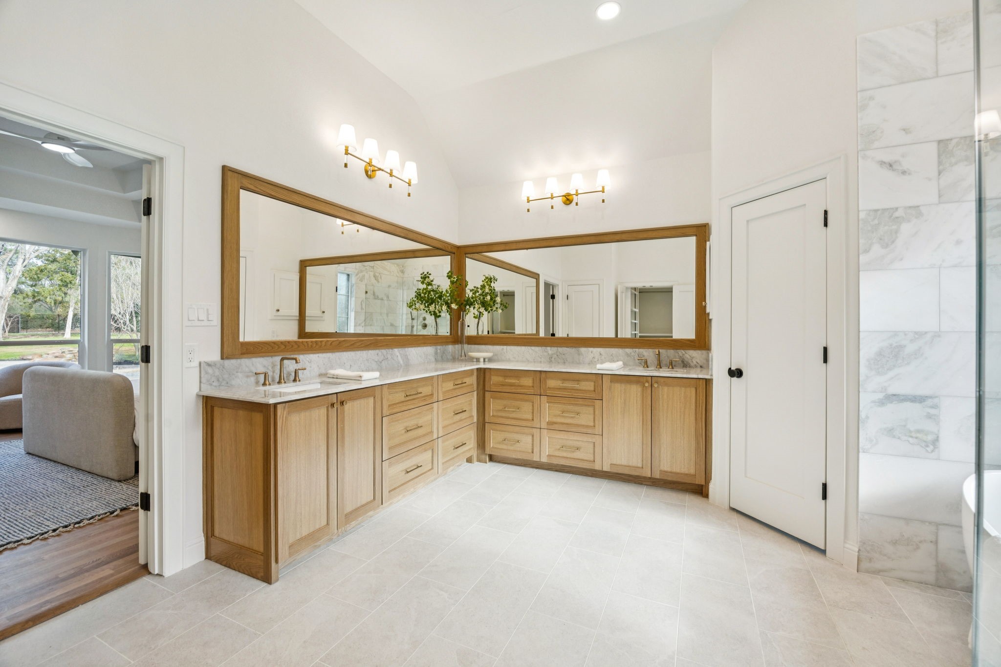 104 Royal Oaks Drive