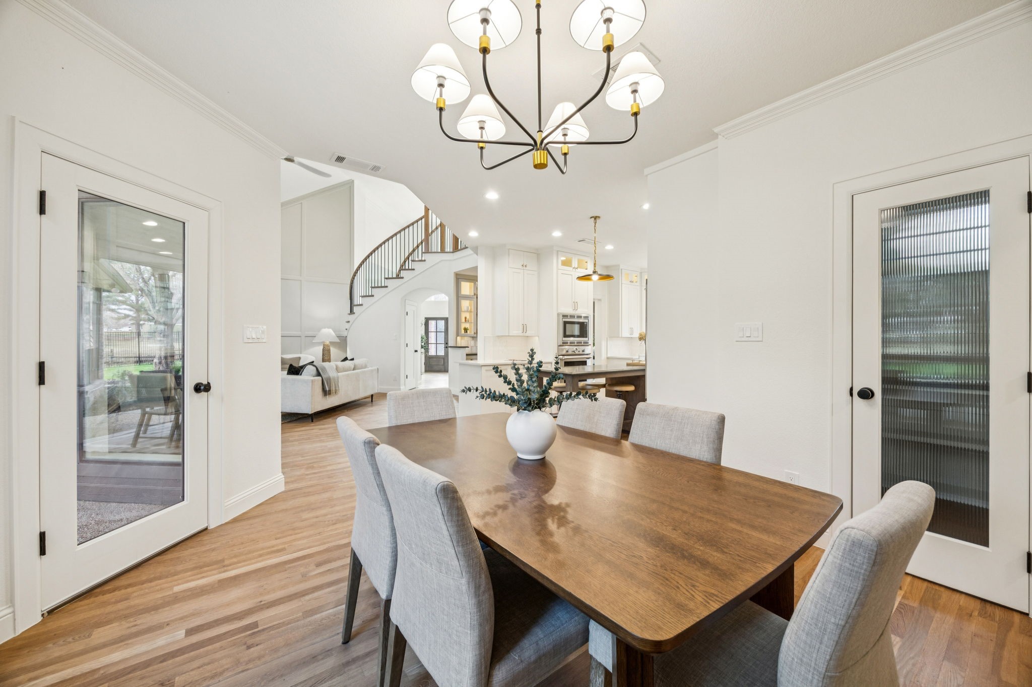 104 Royal Oaks Drive